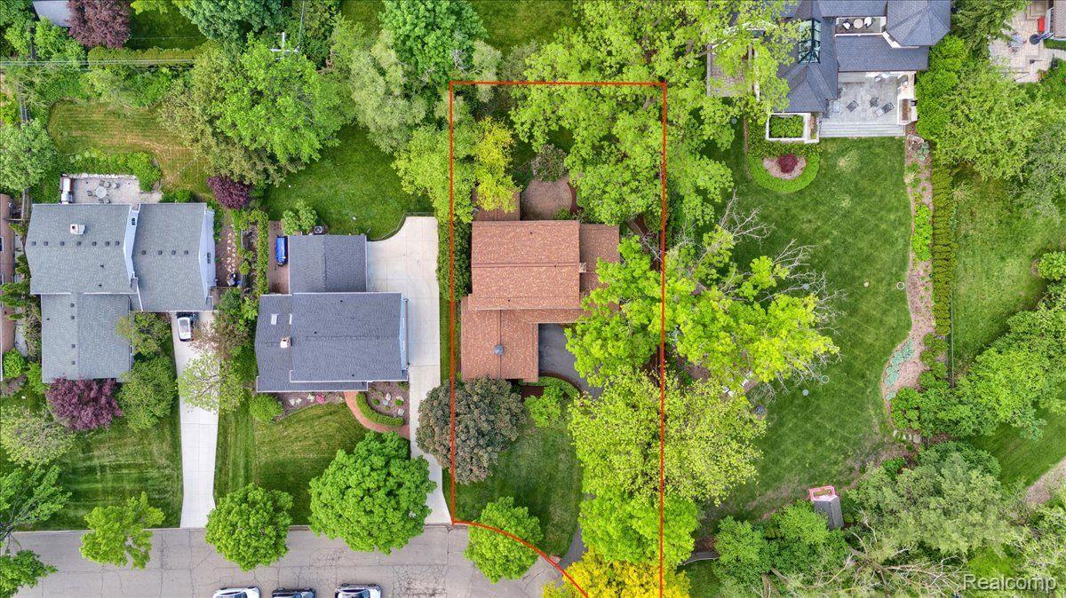 1400 FAIRWAY DRIVE