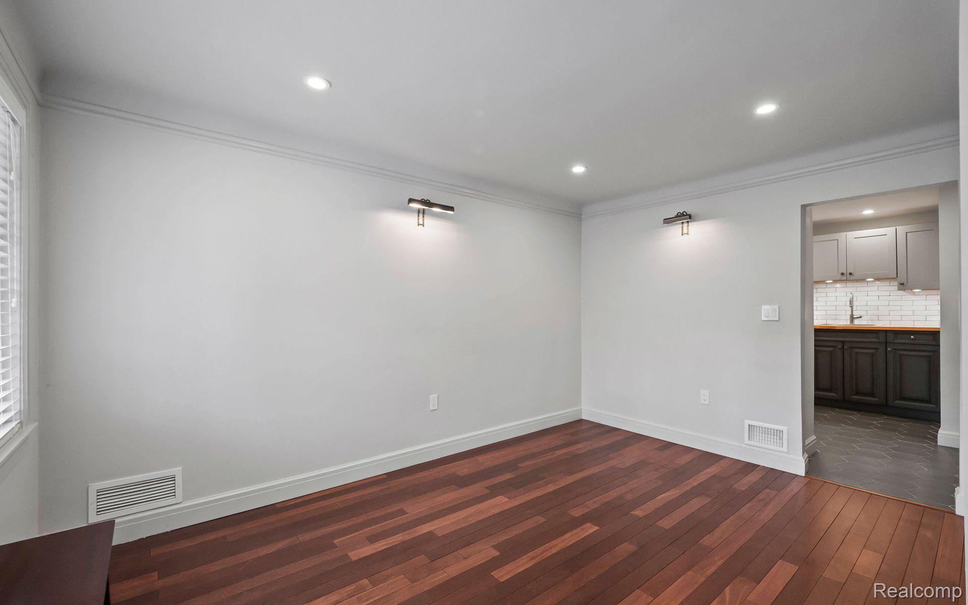 1854 WINTHROP LANE