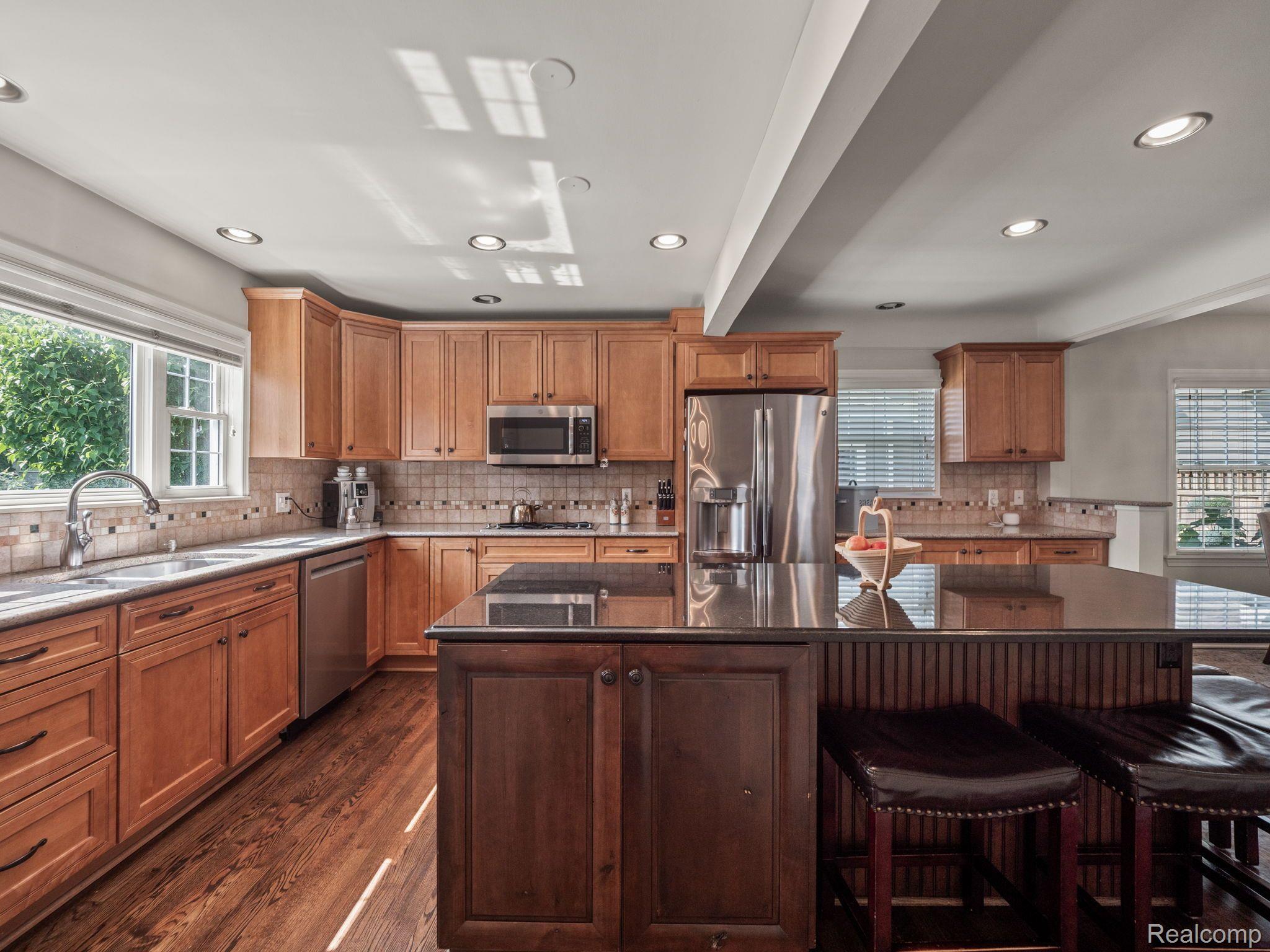 299 WESTCHESTER WAY