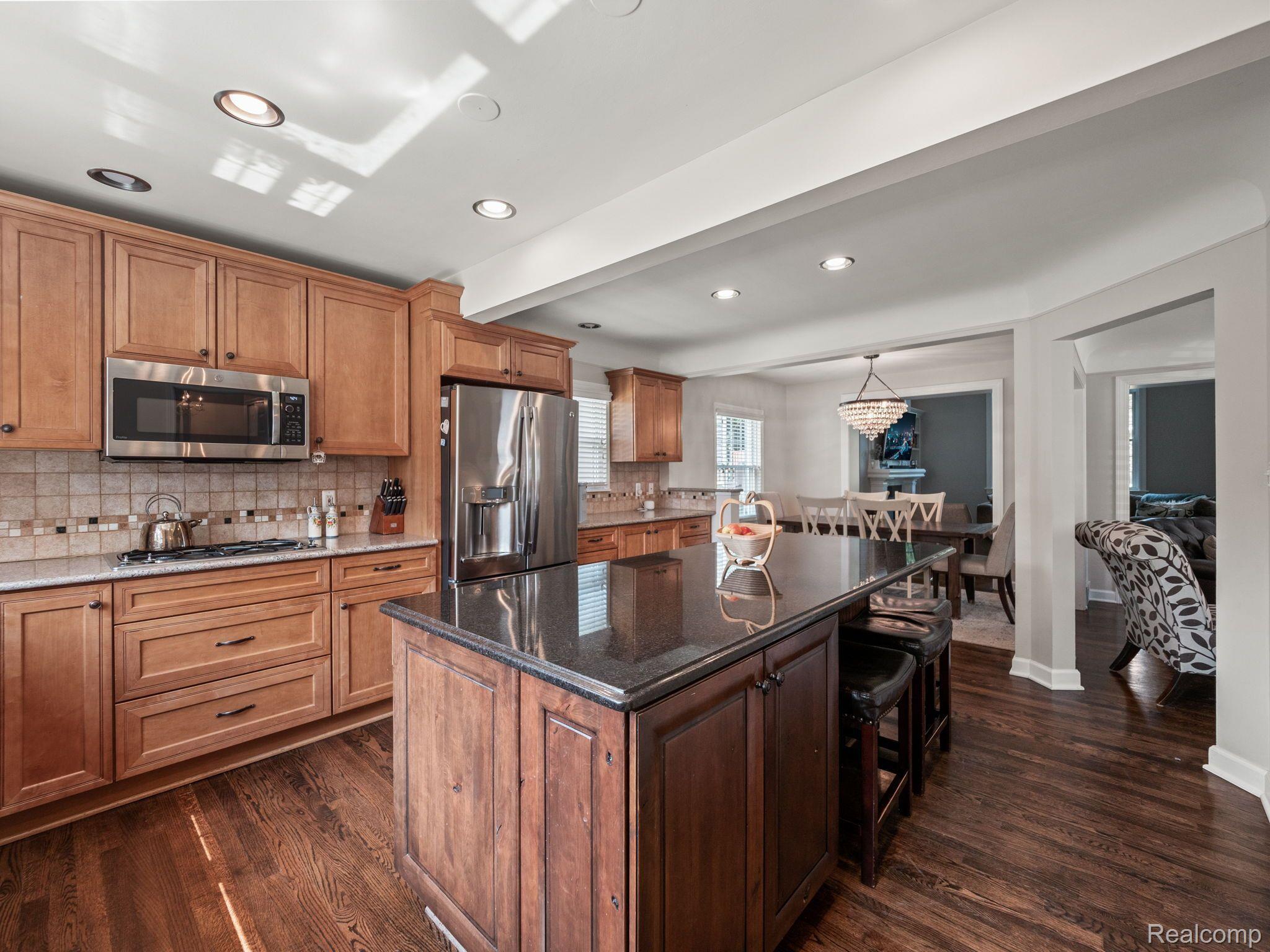 299 WESTCHESTER WAY