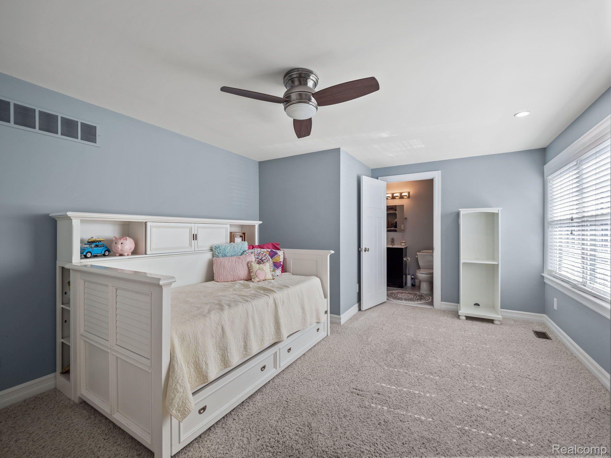 299 WESTCHESTER WAY