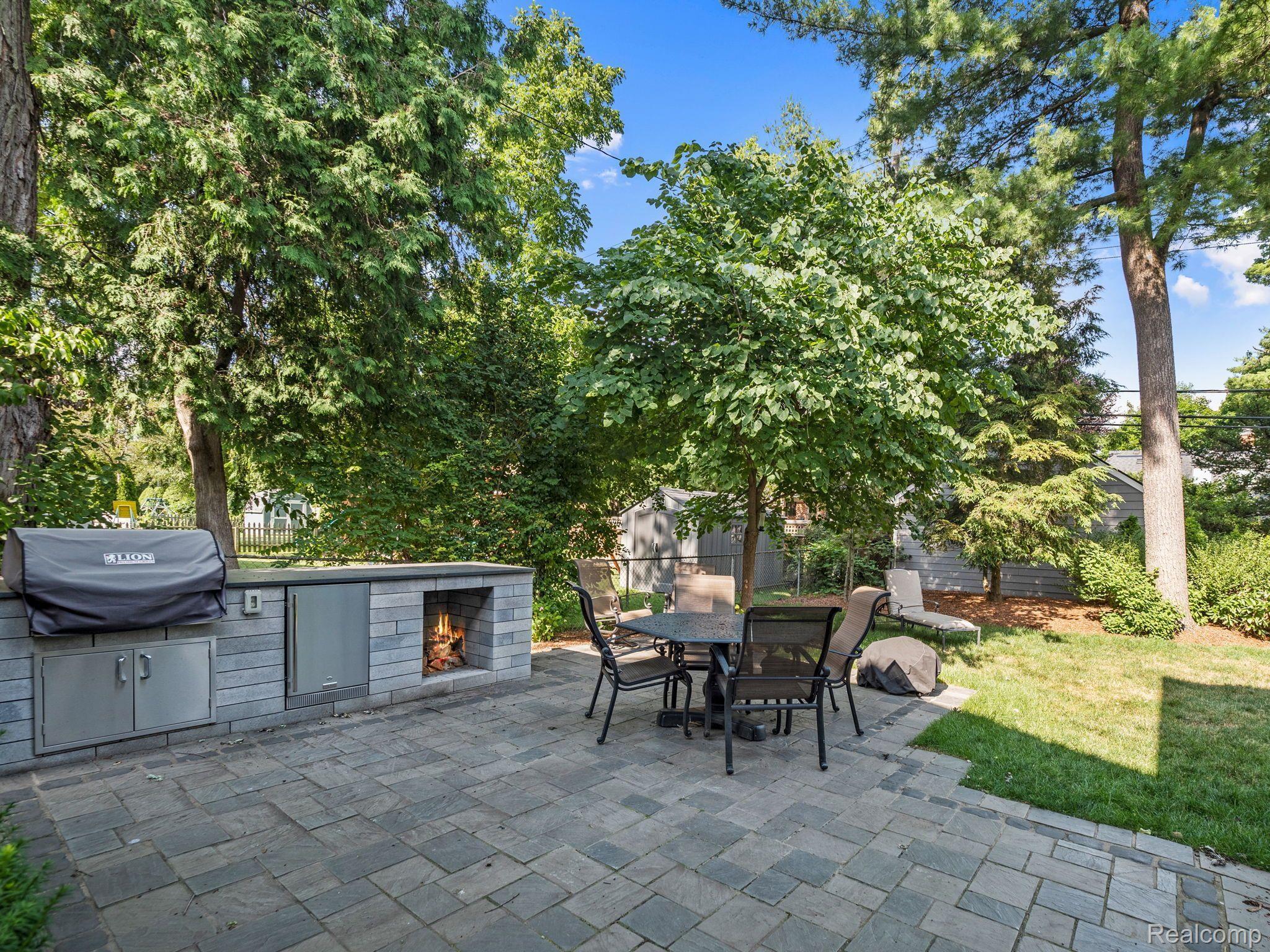 299 WESTCHESTER WAY