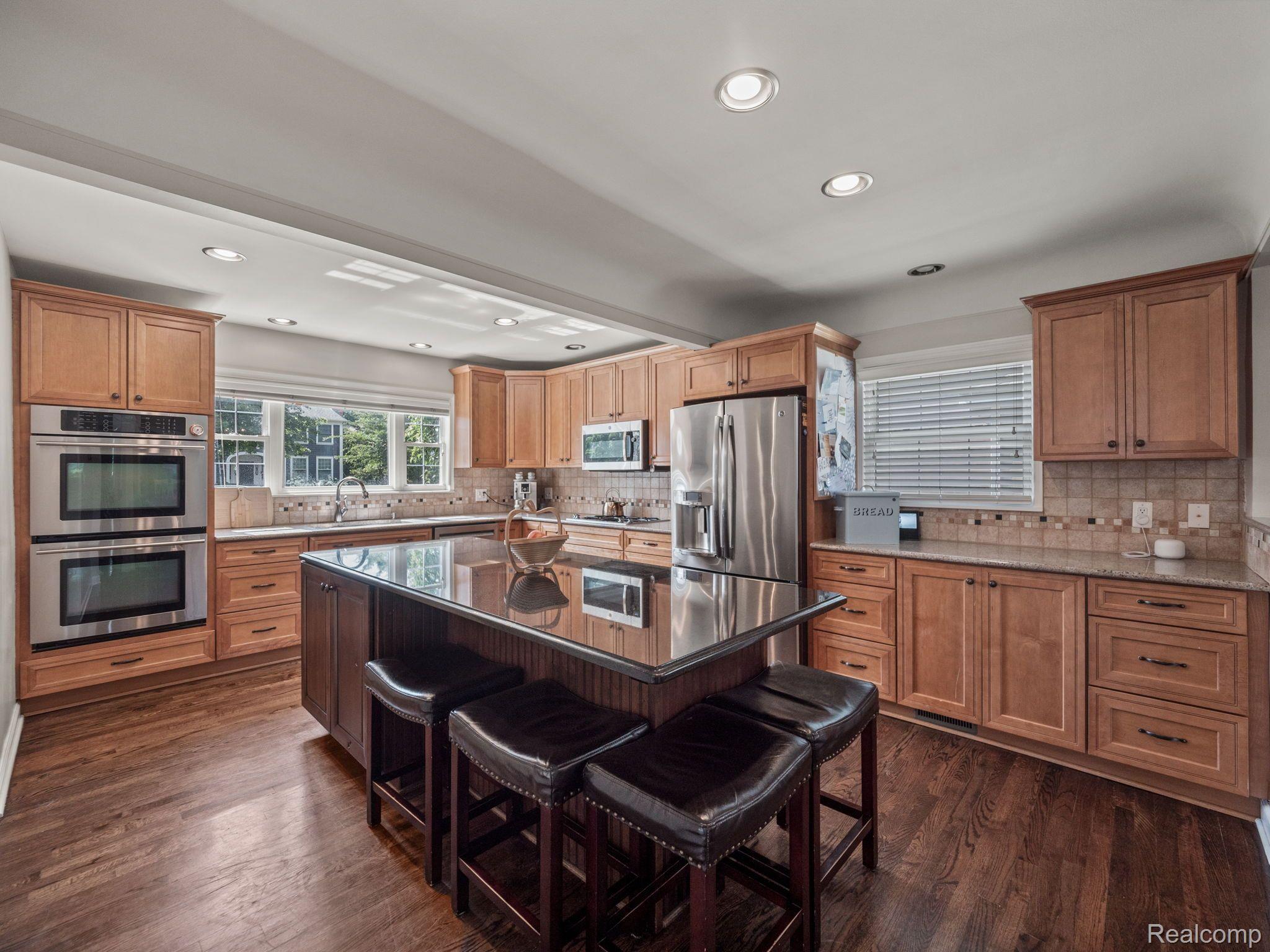 299 WESTCHESTER WAY