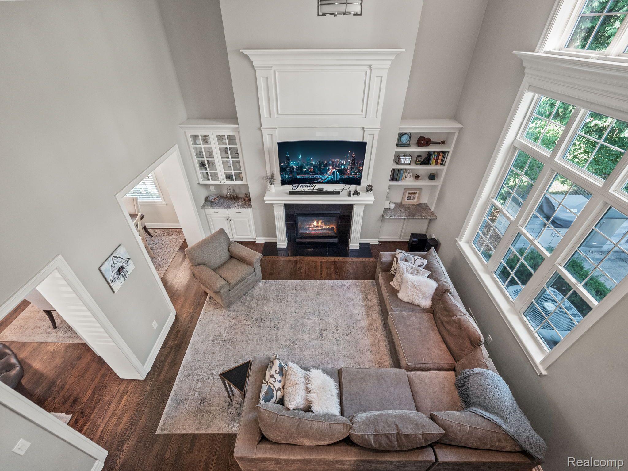 299 WESTCHESTER WAY