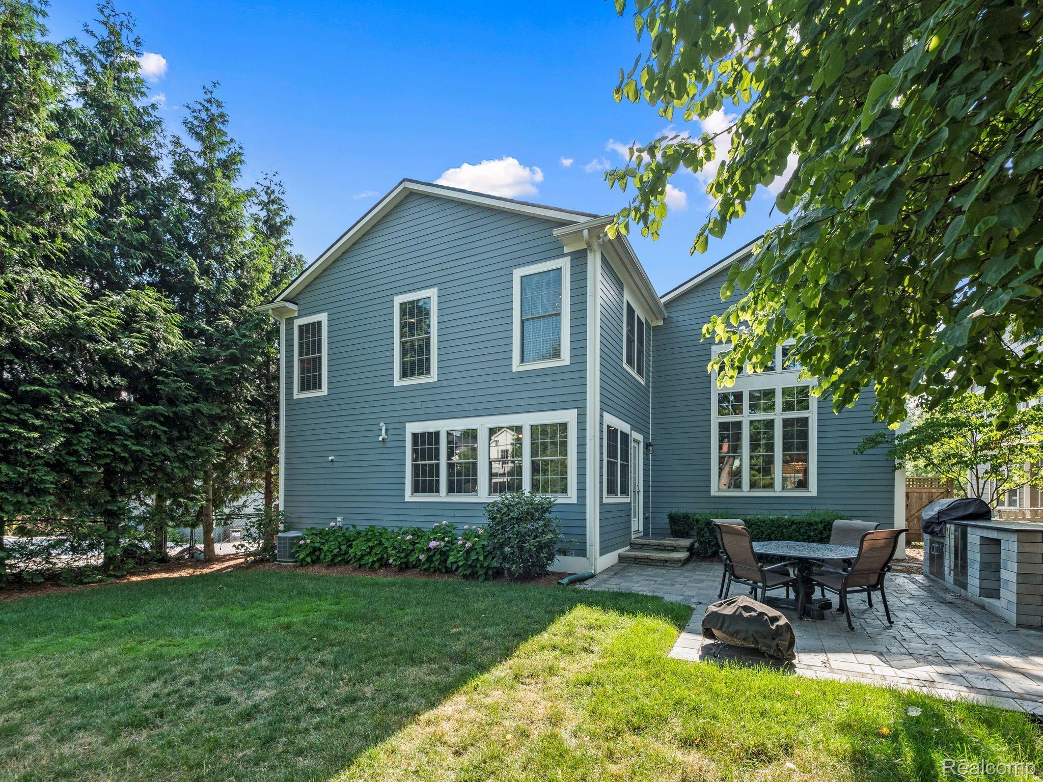 299 WESTCHESTER WAY