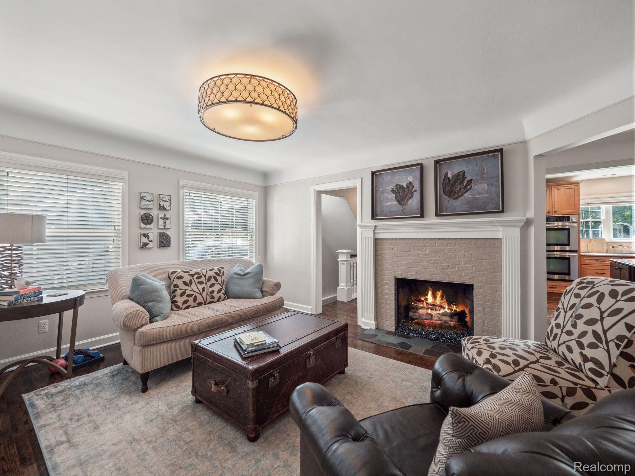299 WESTCHESTER WAY