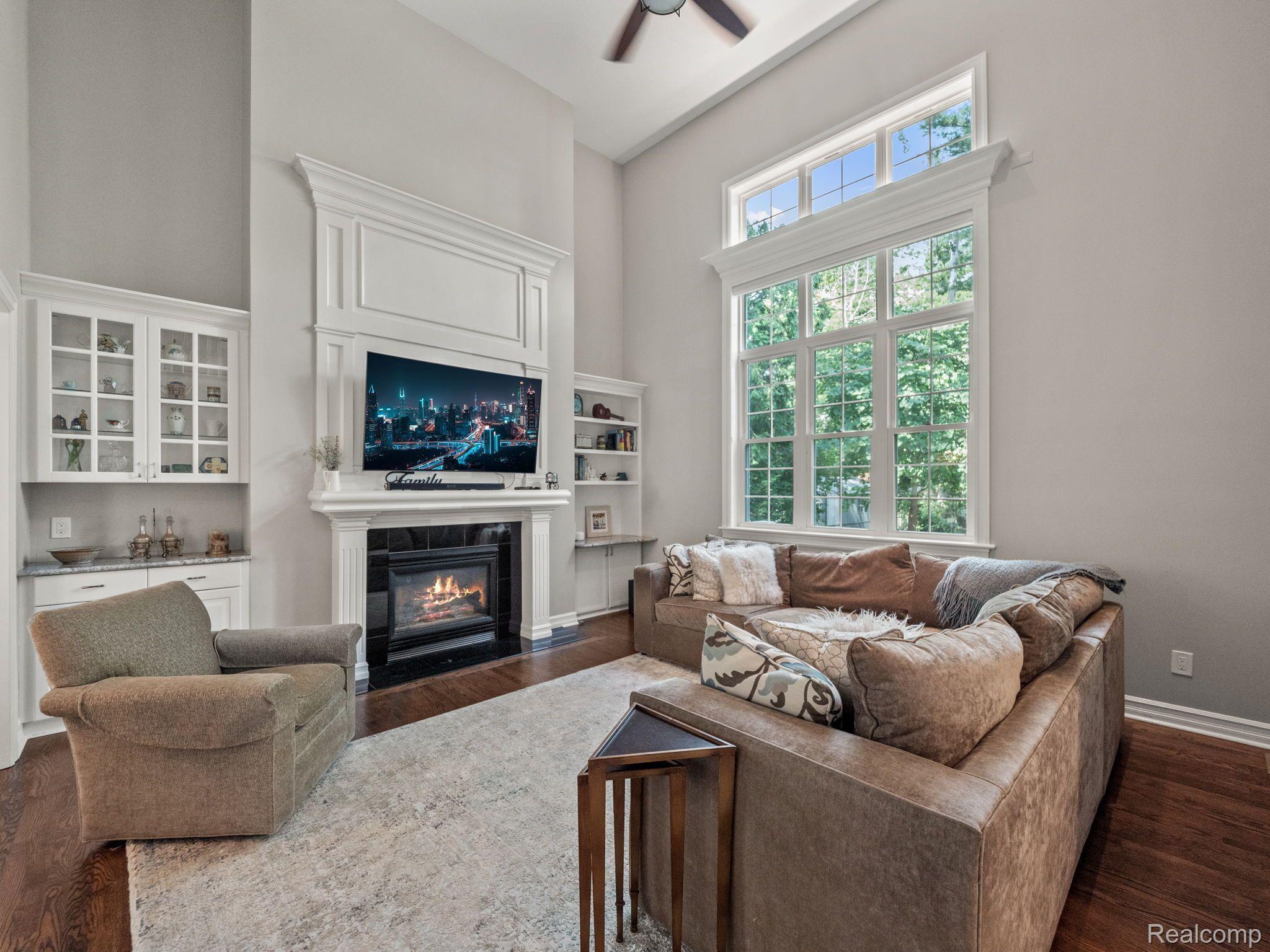 299 WESTCHESTER WAY