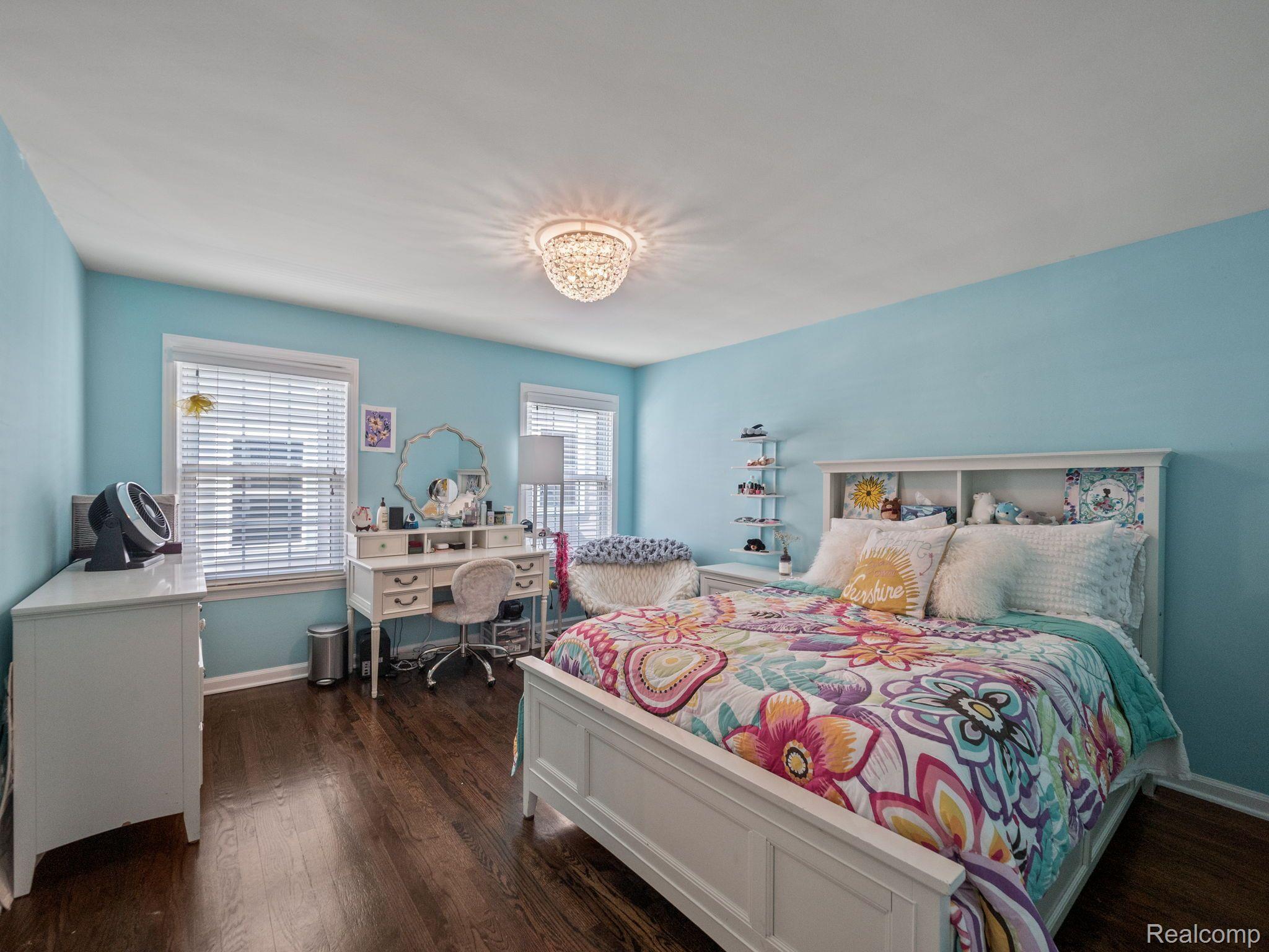 299 WESTCHESTER WAY