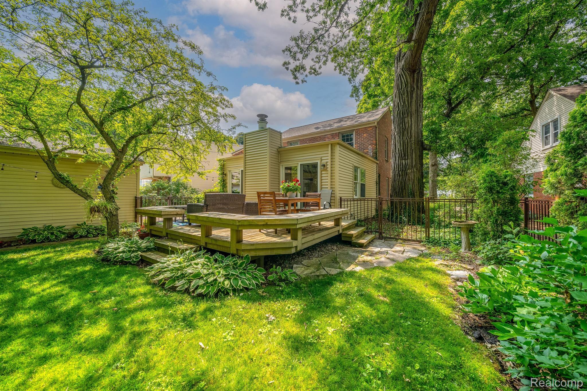 12924 SHERWOOD DRIVE