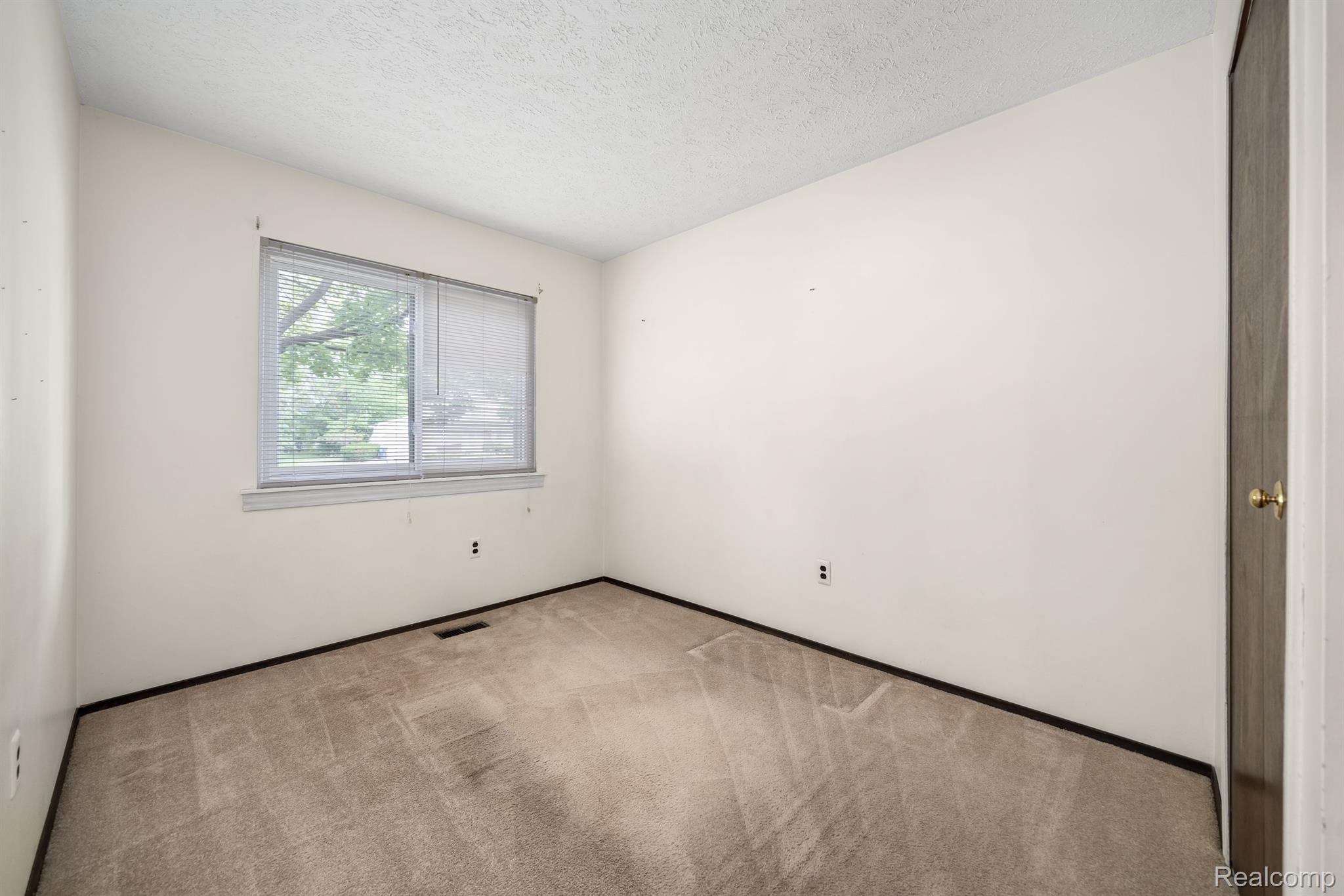 44462 ERIC COURT