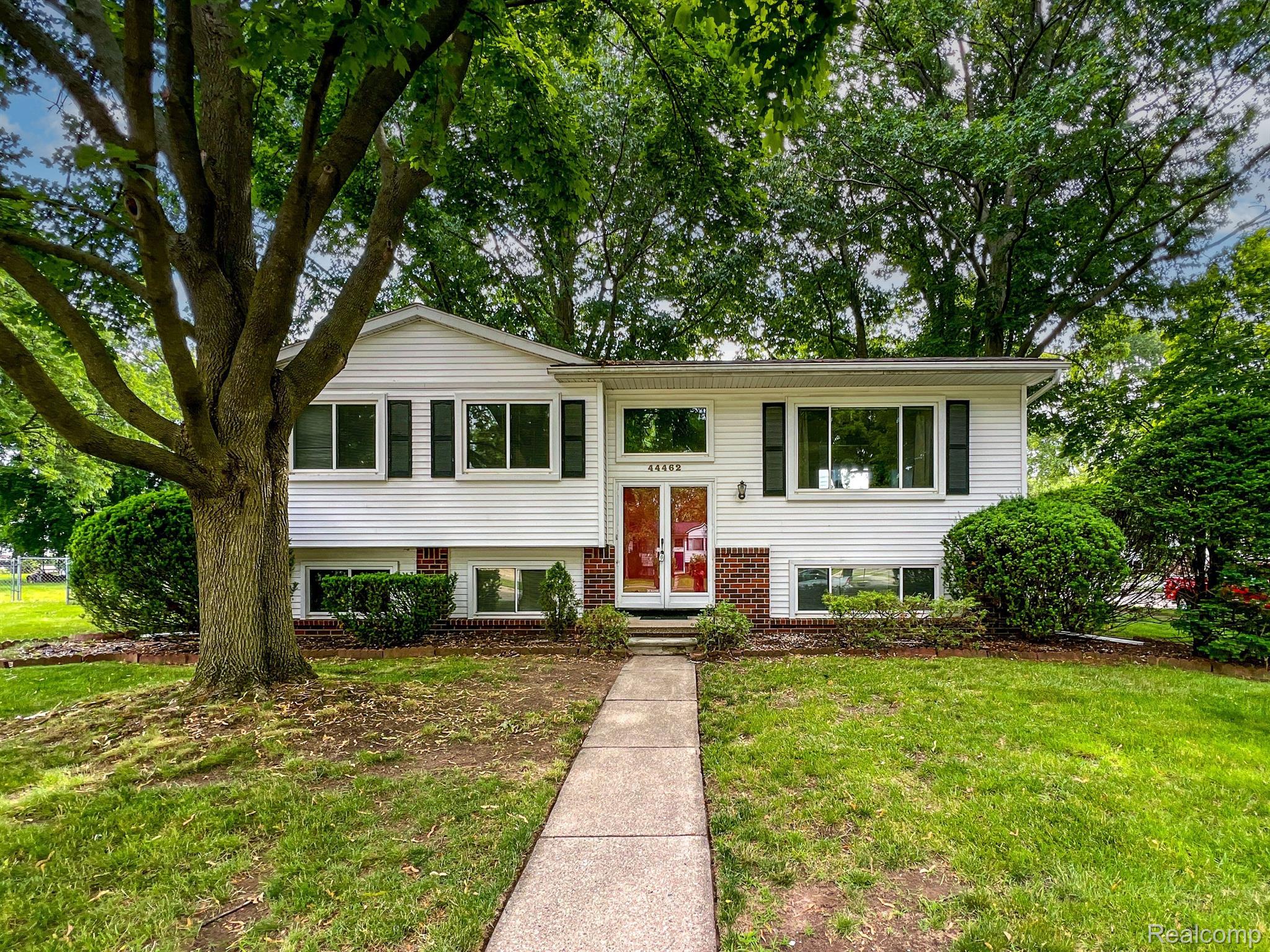 44462 ERIC COURT