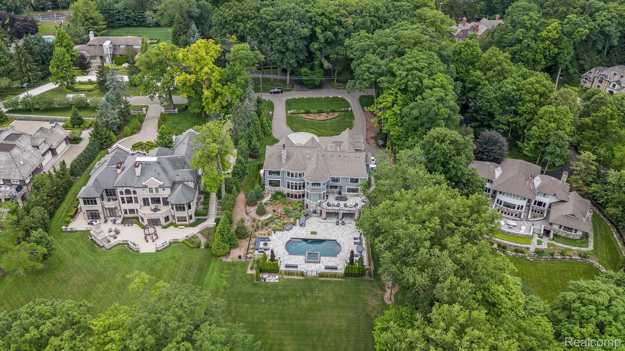 300 LOWELL COURT