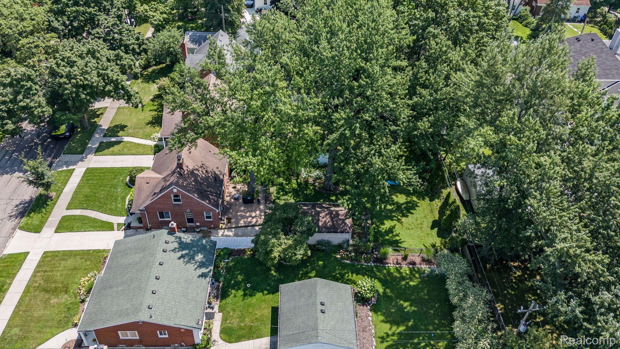 2806 PEMBROKE ROAD