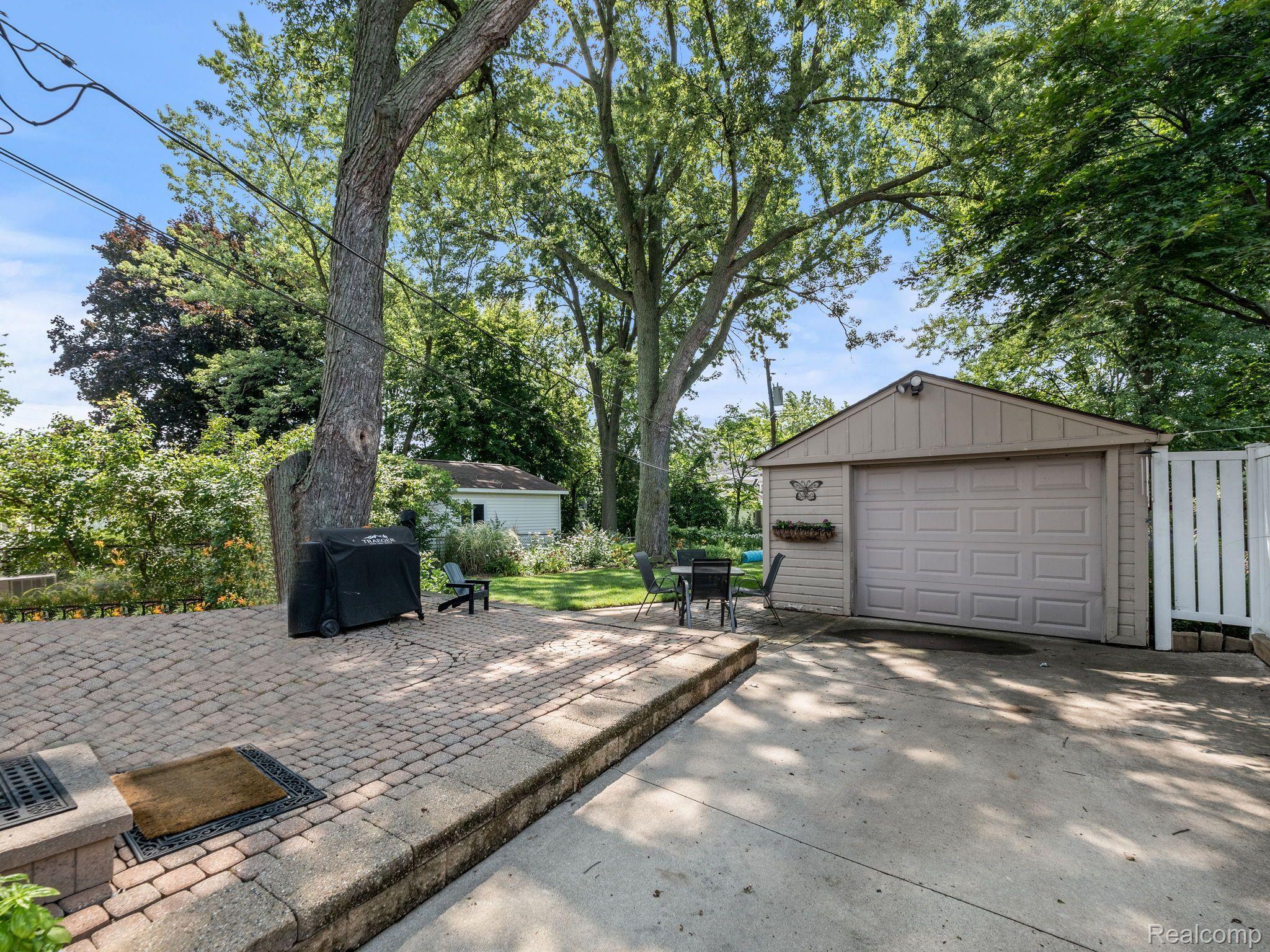 2806 PEMBROKE ROAD