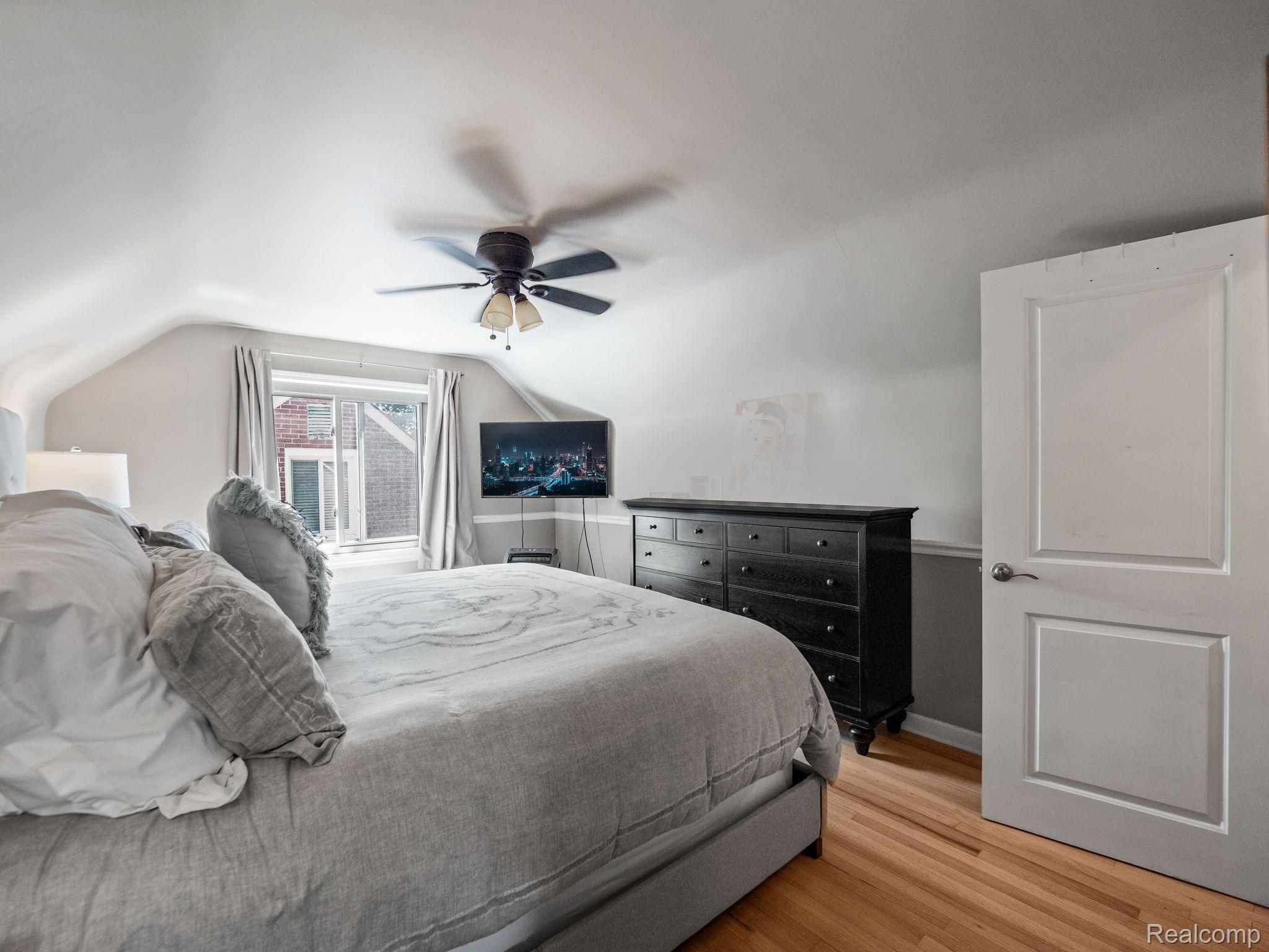 2806 PEMBROKE ROAD