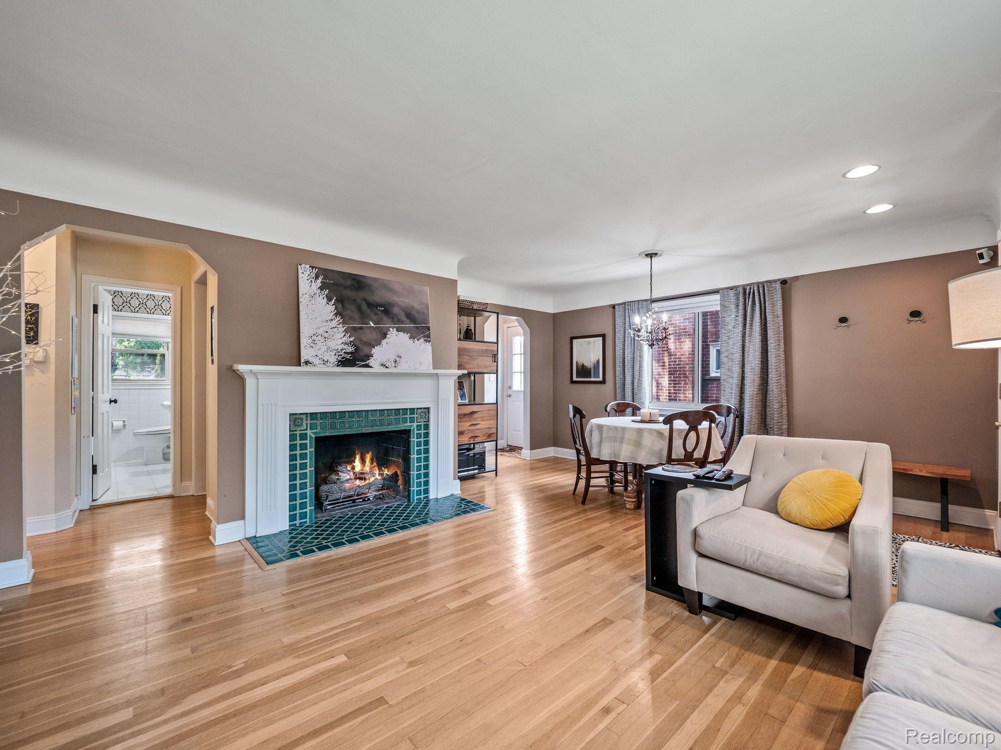 2806 PEMBROKE ROAD