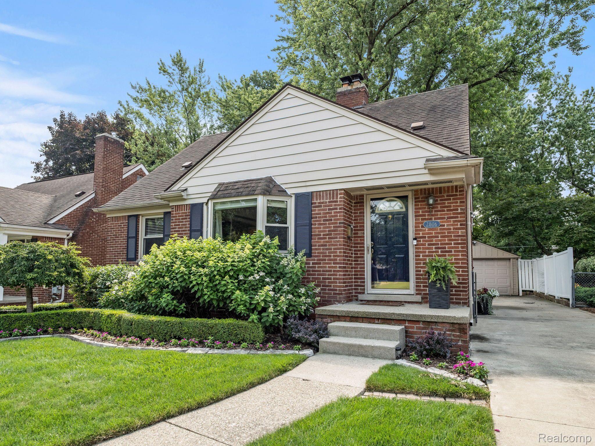 2806 PEMBROKE ROAD