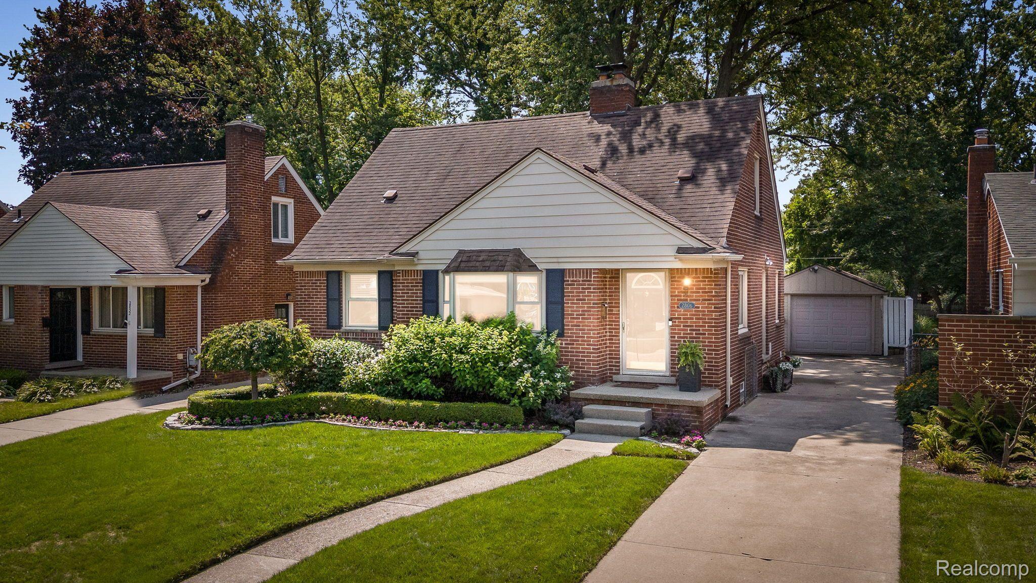 2806 PEMBROKE ROAD