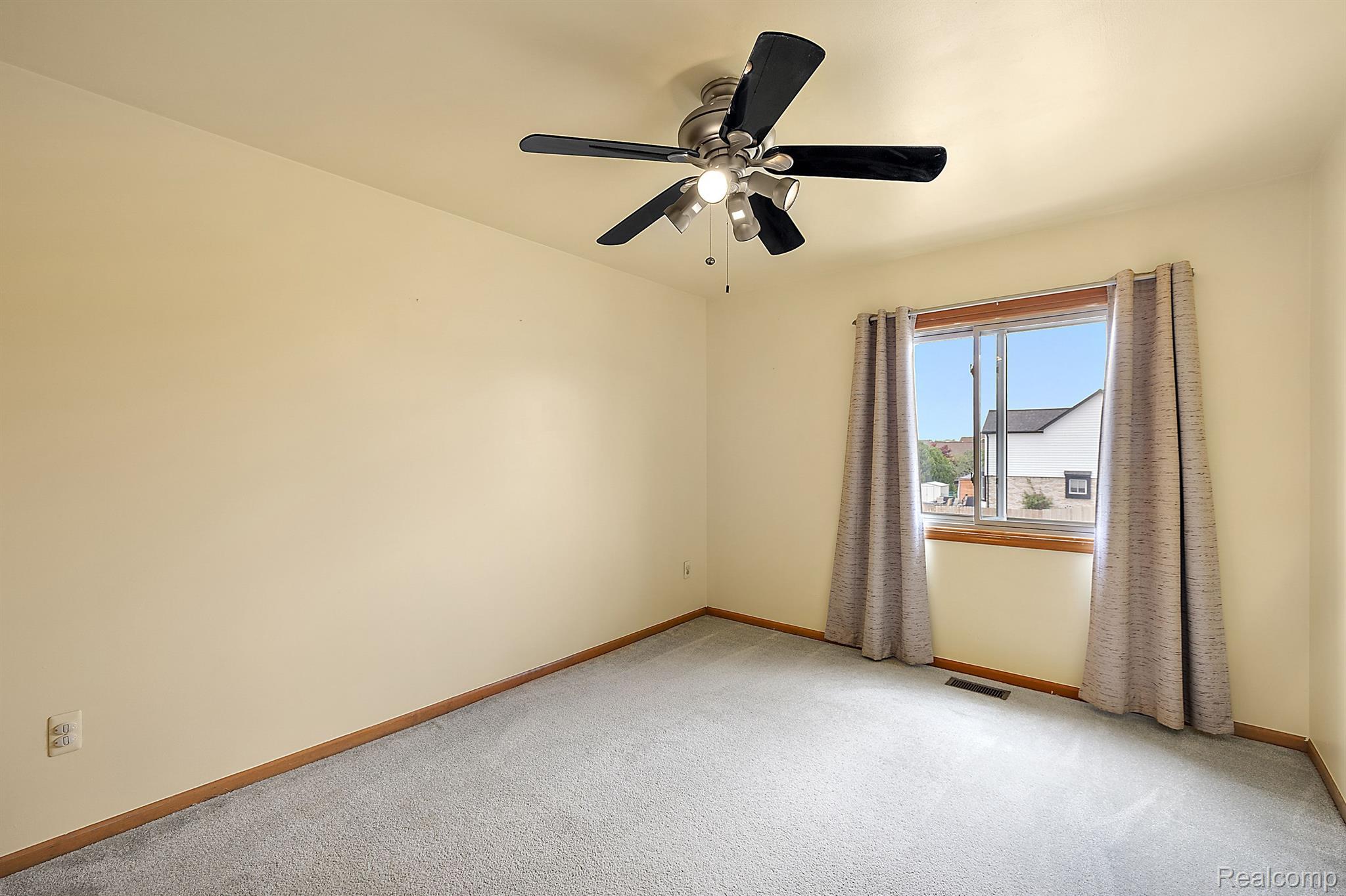 52696 MARY MARTIN DRIVE