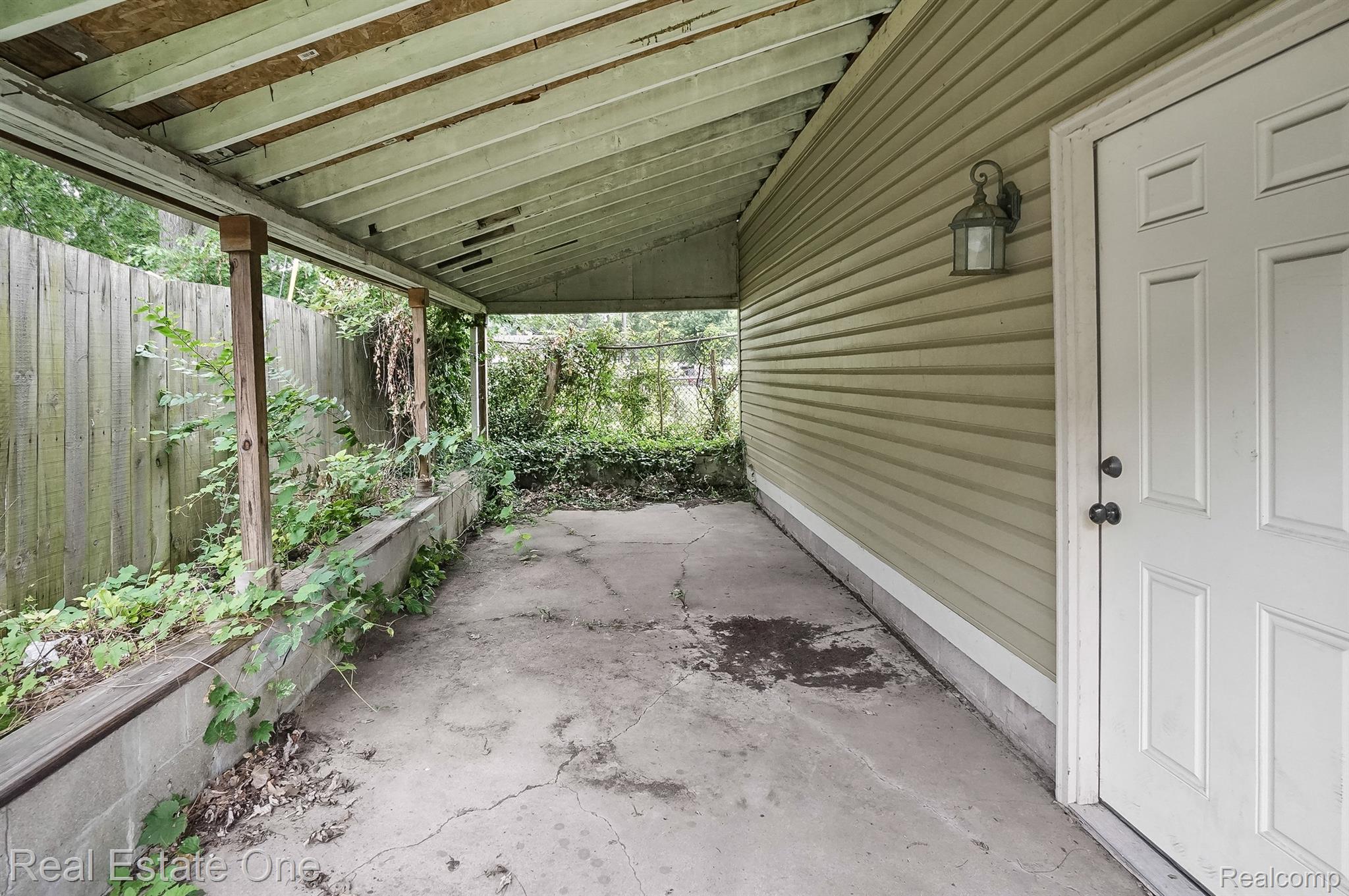 233 N EDISON AVENUE