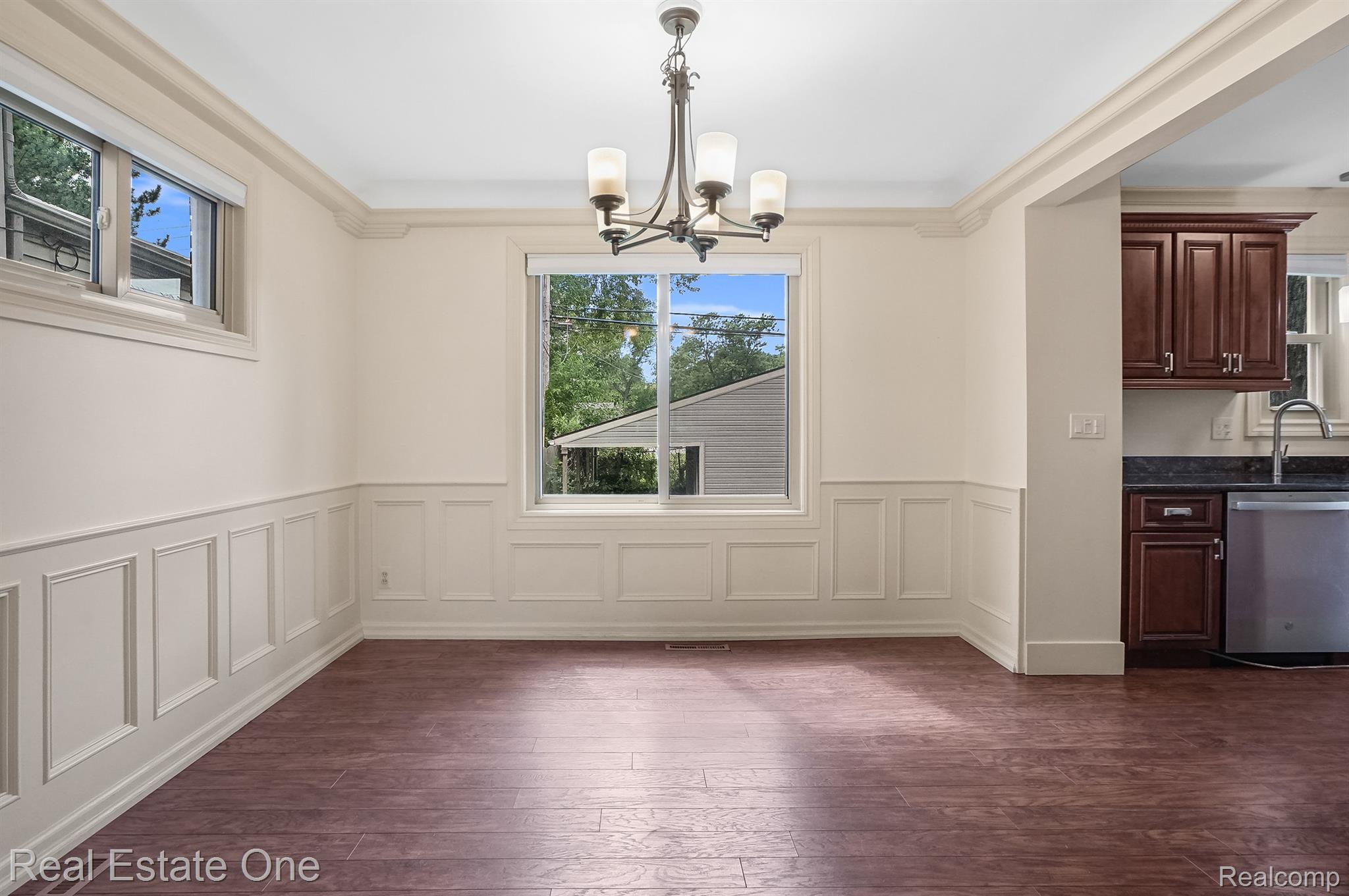 233 N EDISON AVENUE