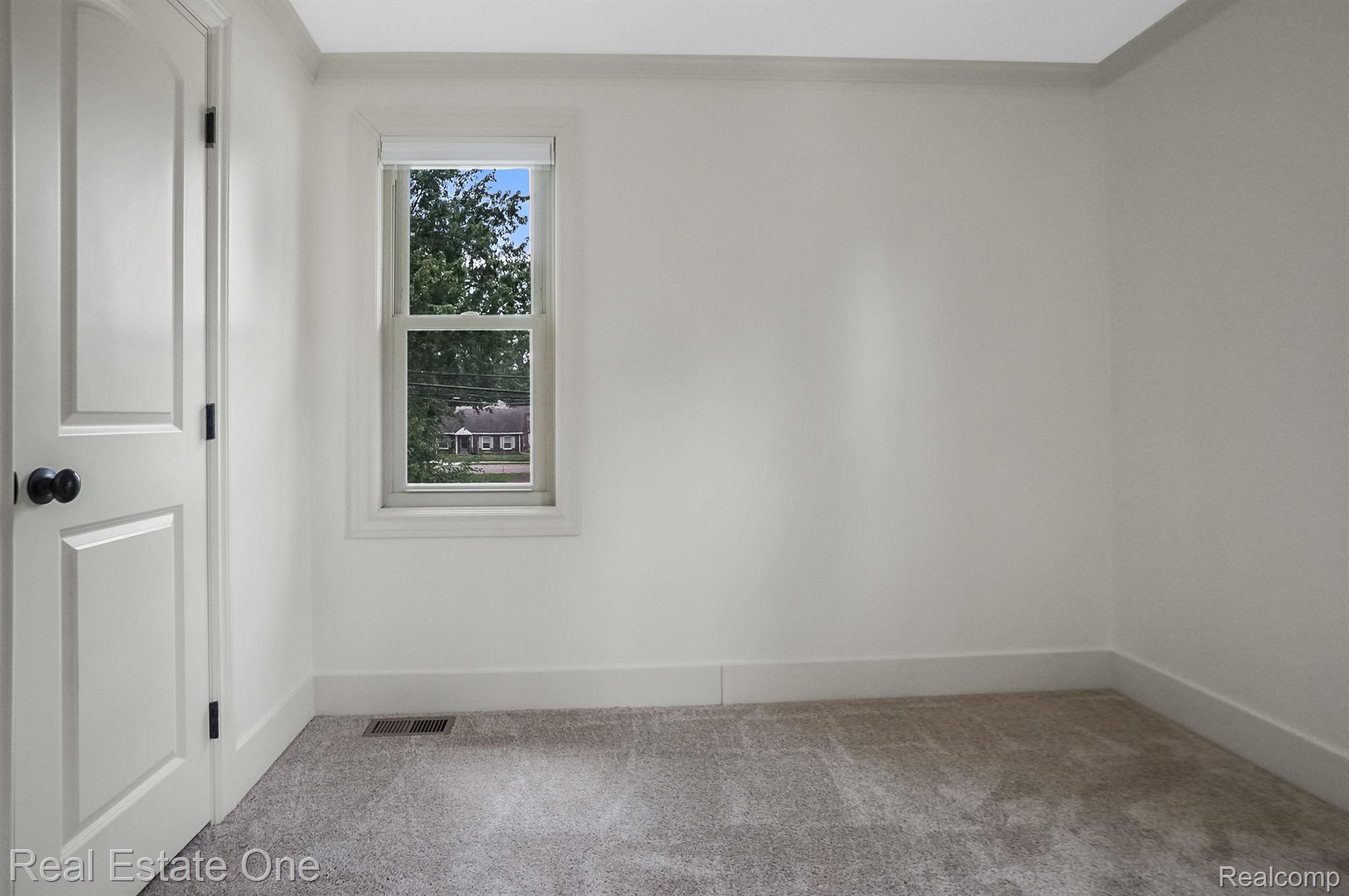 233 N EDISON AVENUE