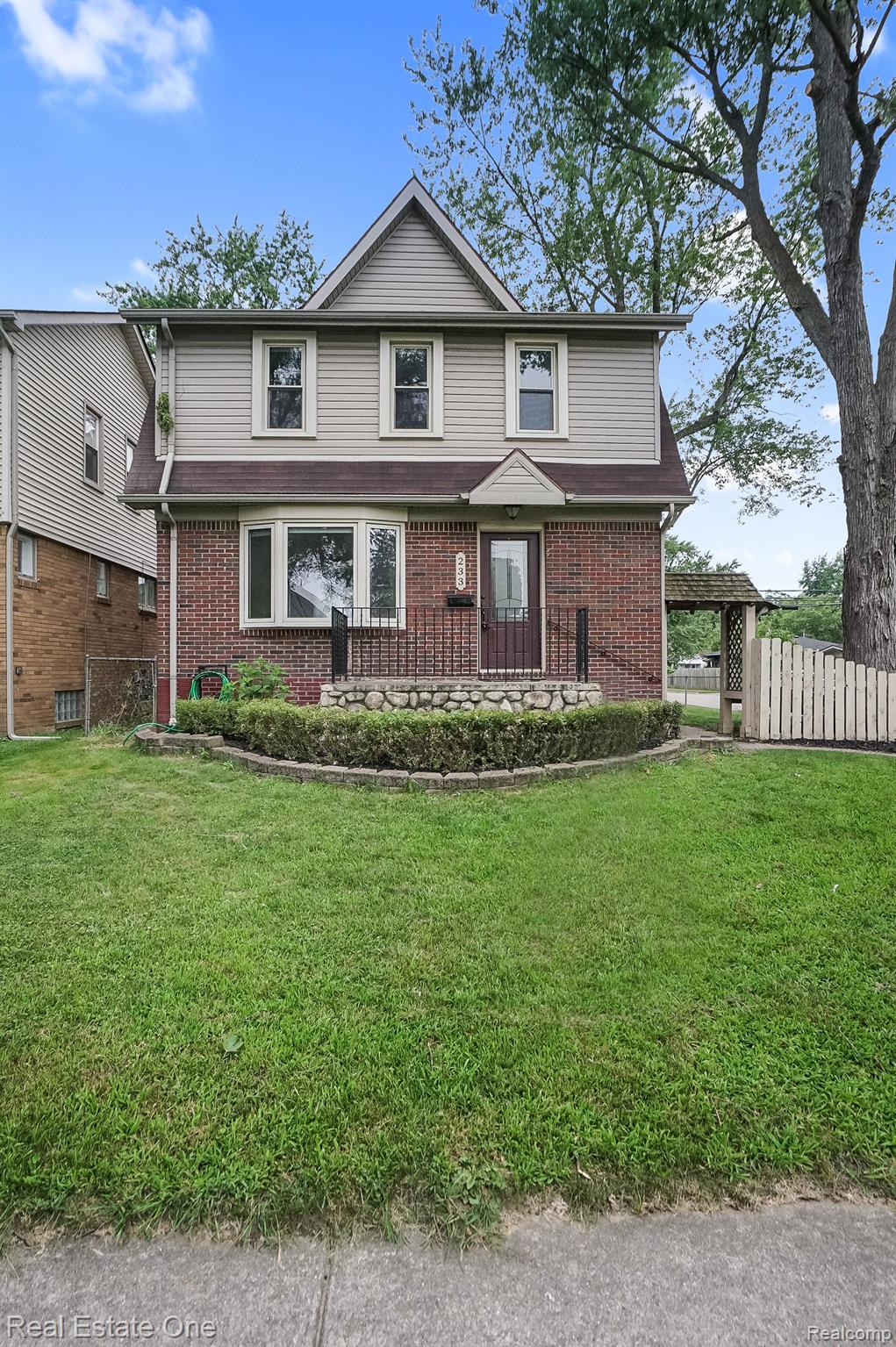 233 N EDISON AVENUE