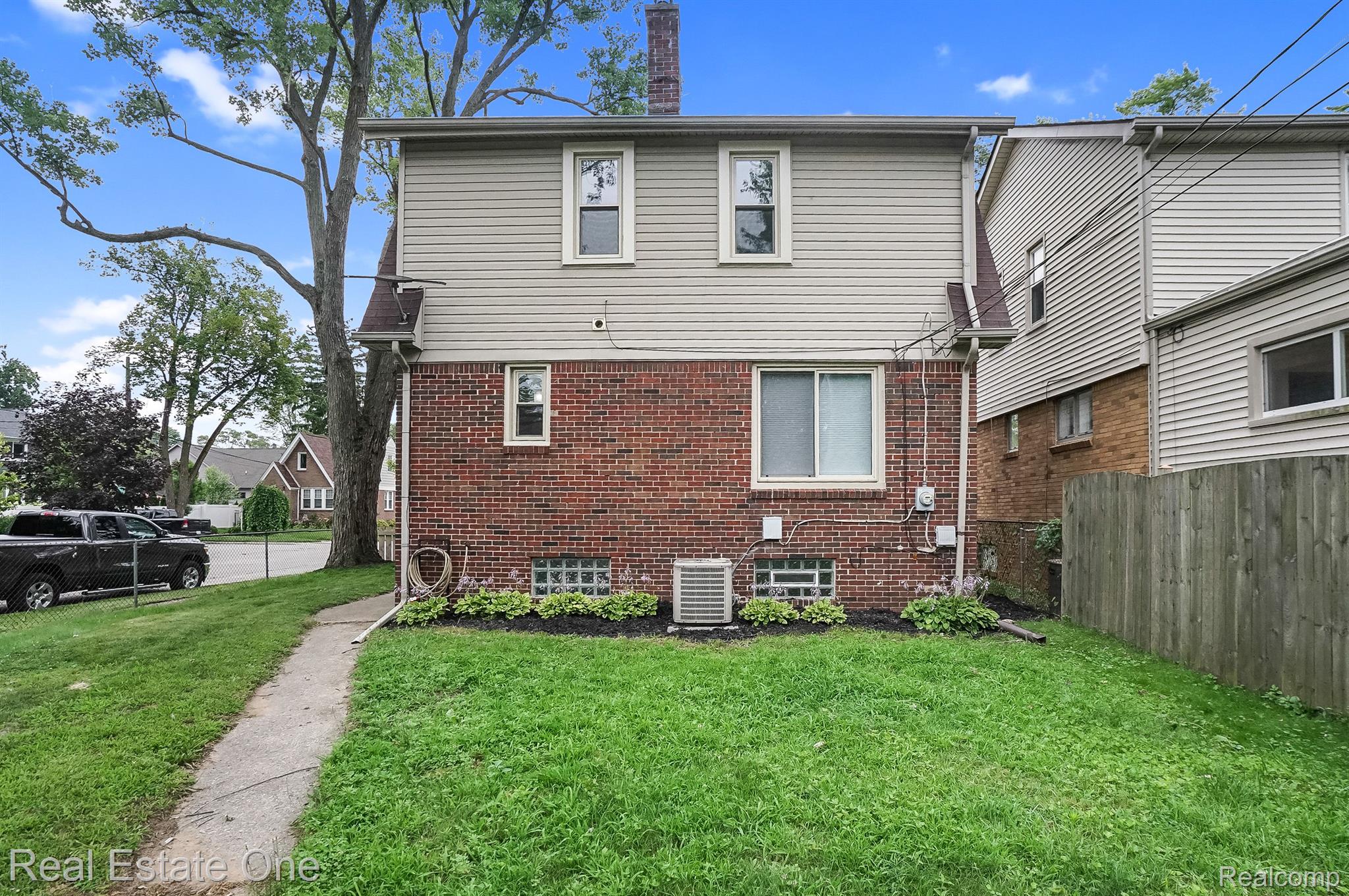 233 N EDISON AVENUE