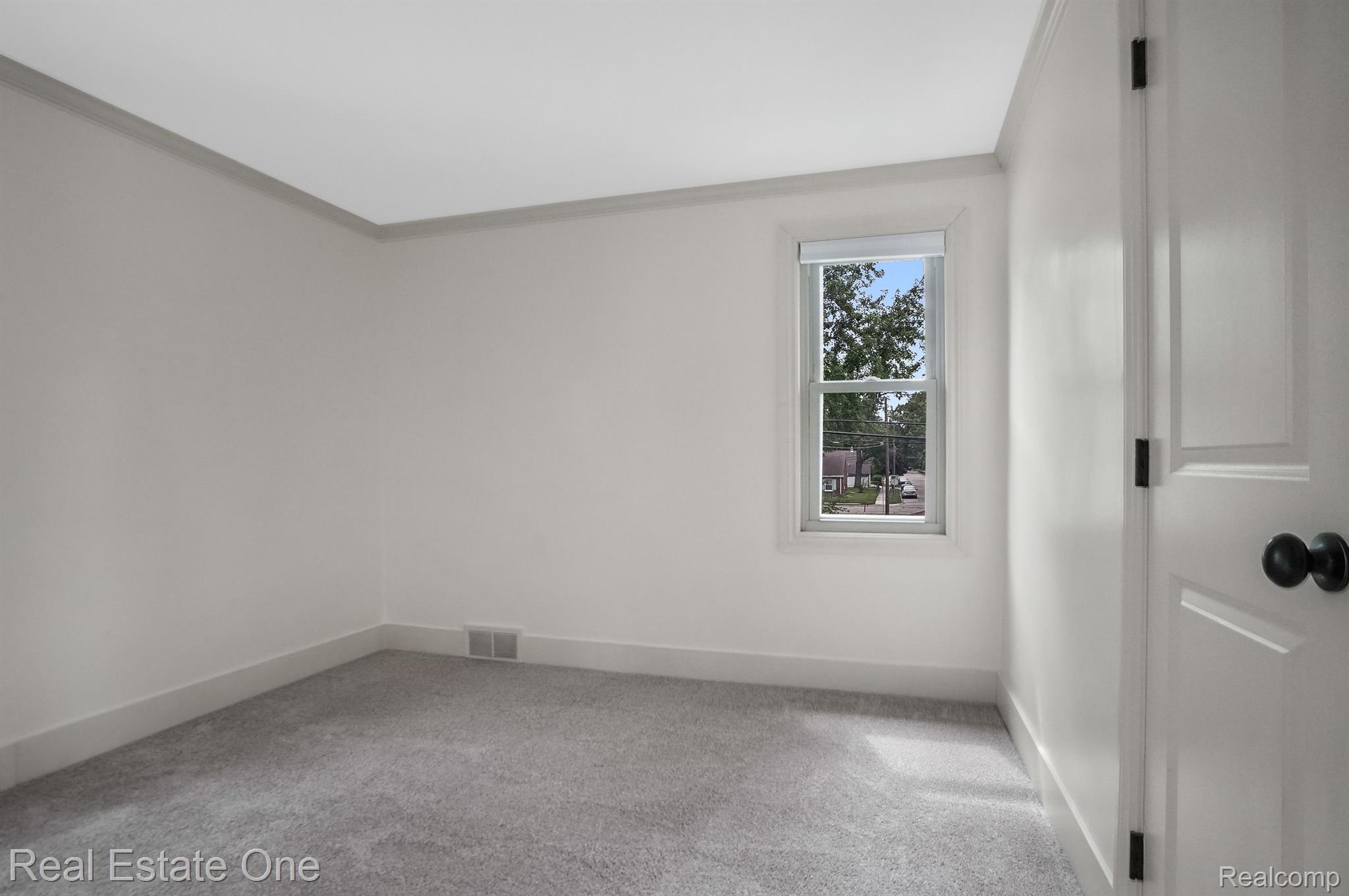 233 N EDISON AVENUE