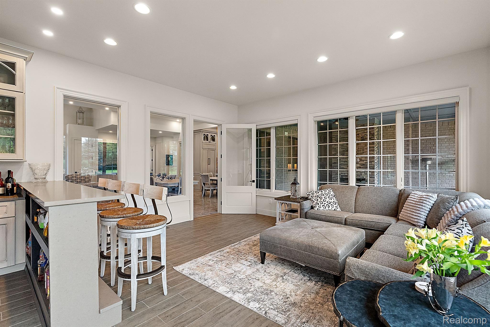 69356 LAKE POINT COURT