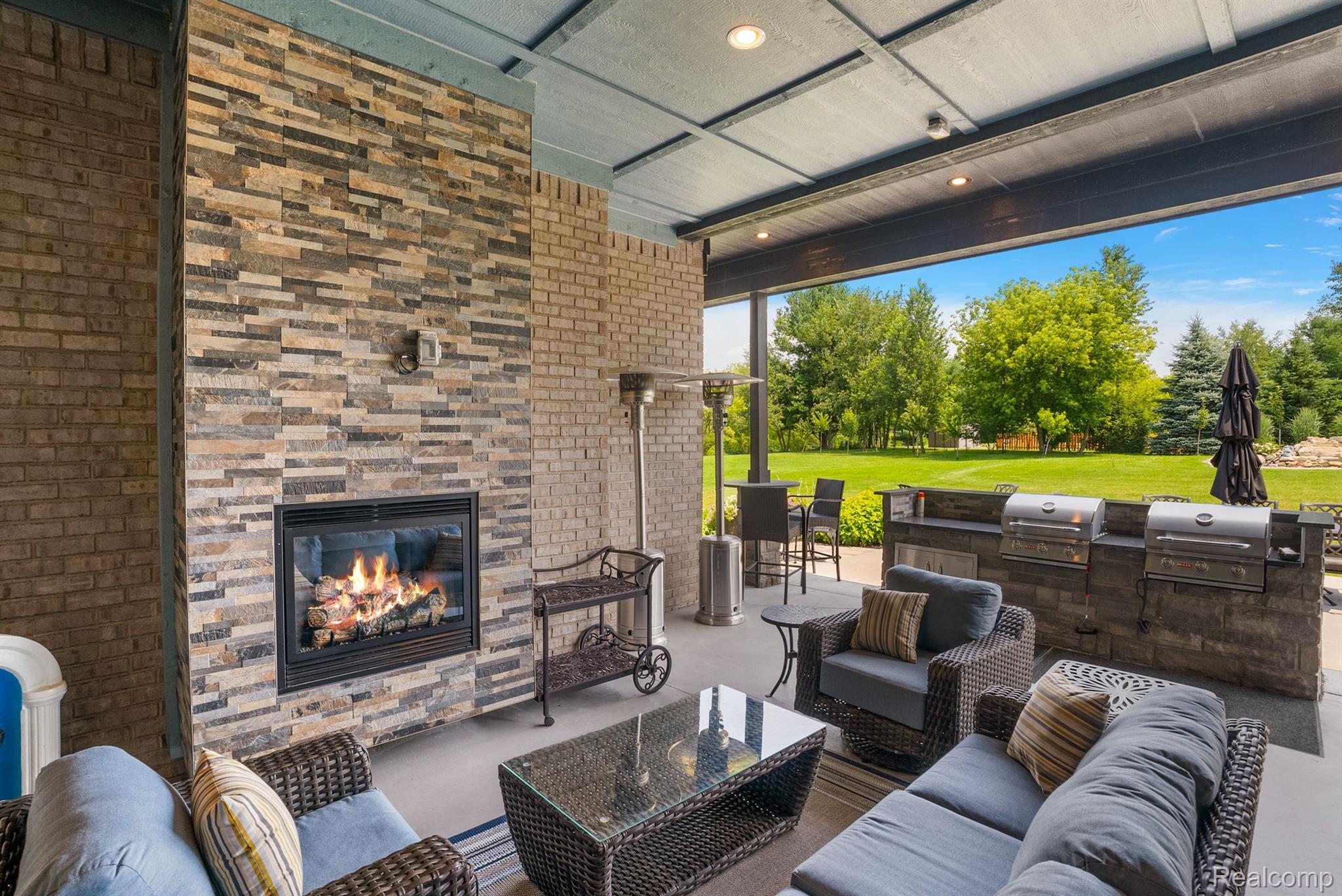 69356 LAKE POINT COURT