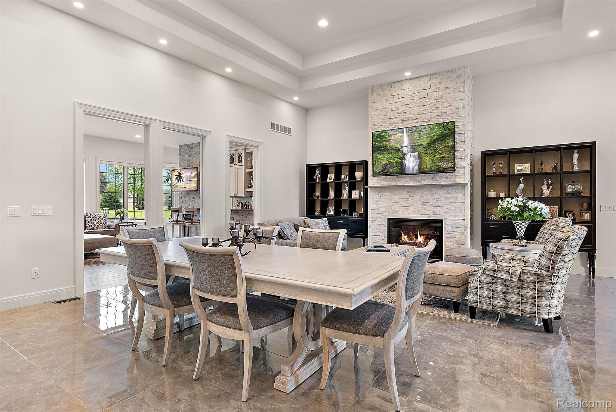 69356 LAKE POINT COURT