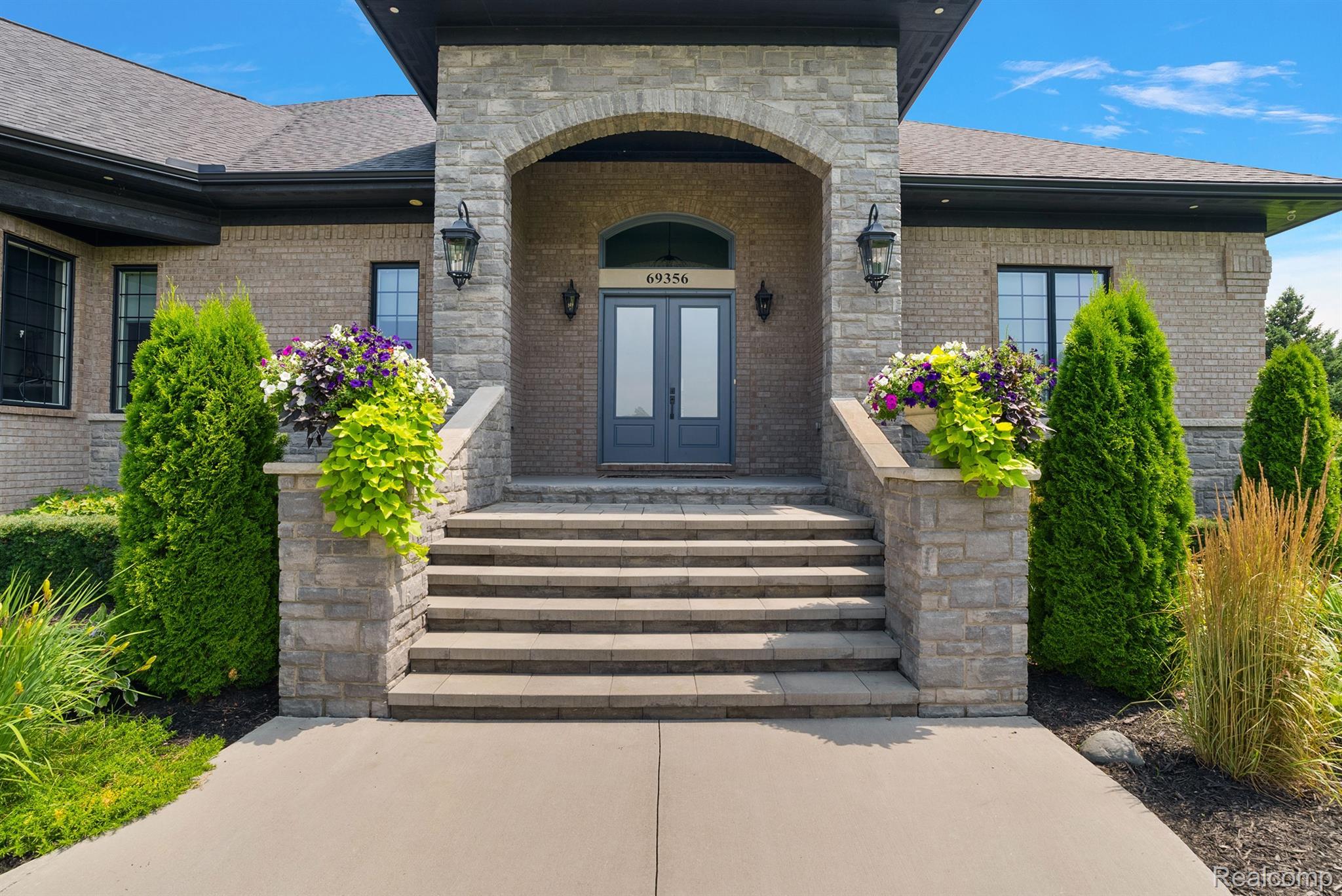 69356 LAKE POINT COURT