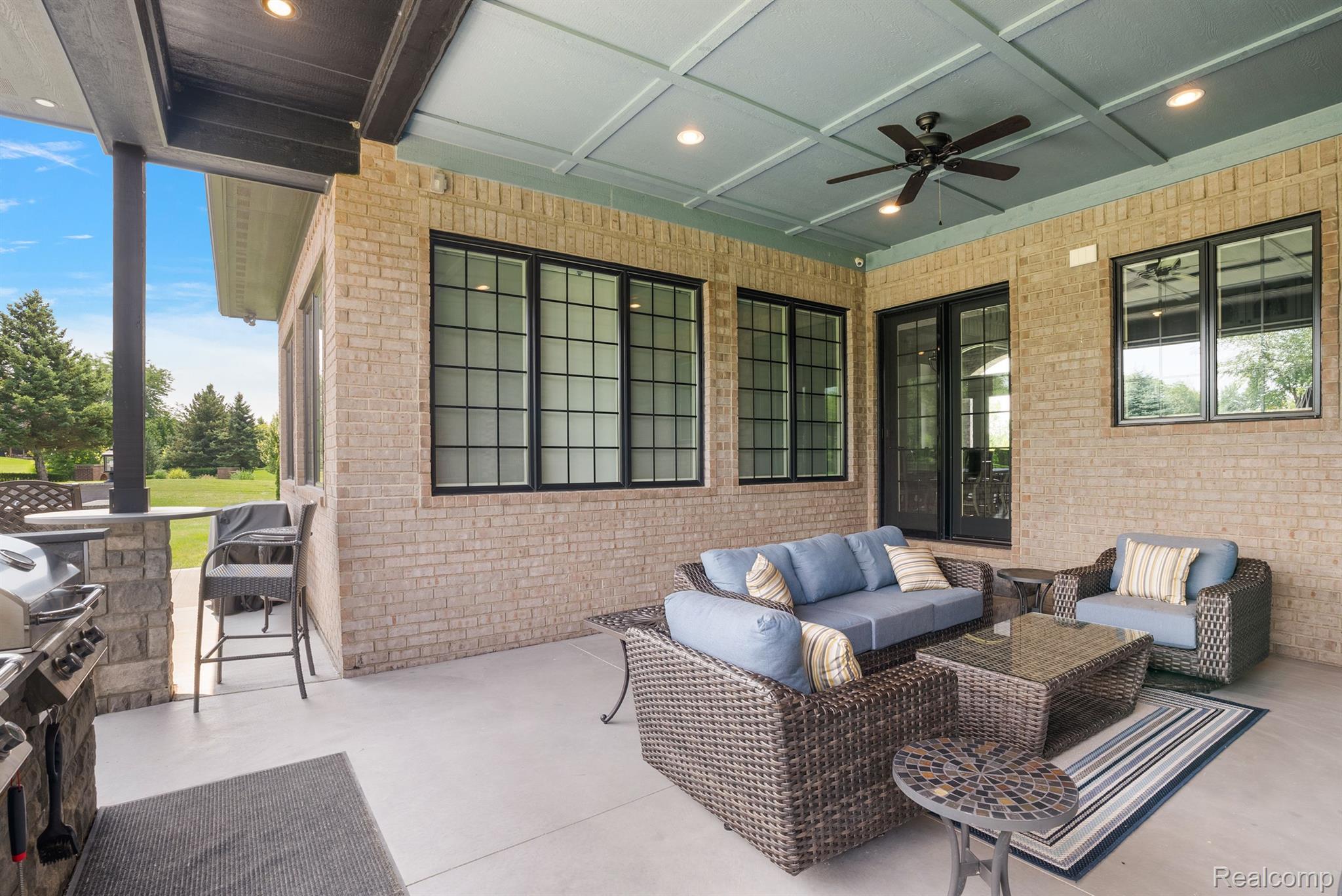 69356 LAKE POINT COURT