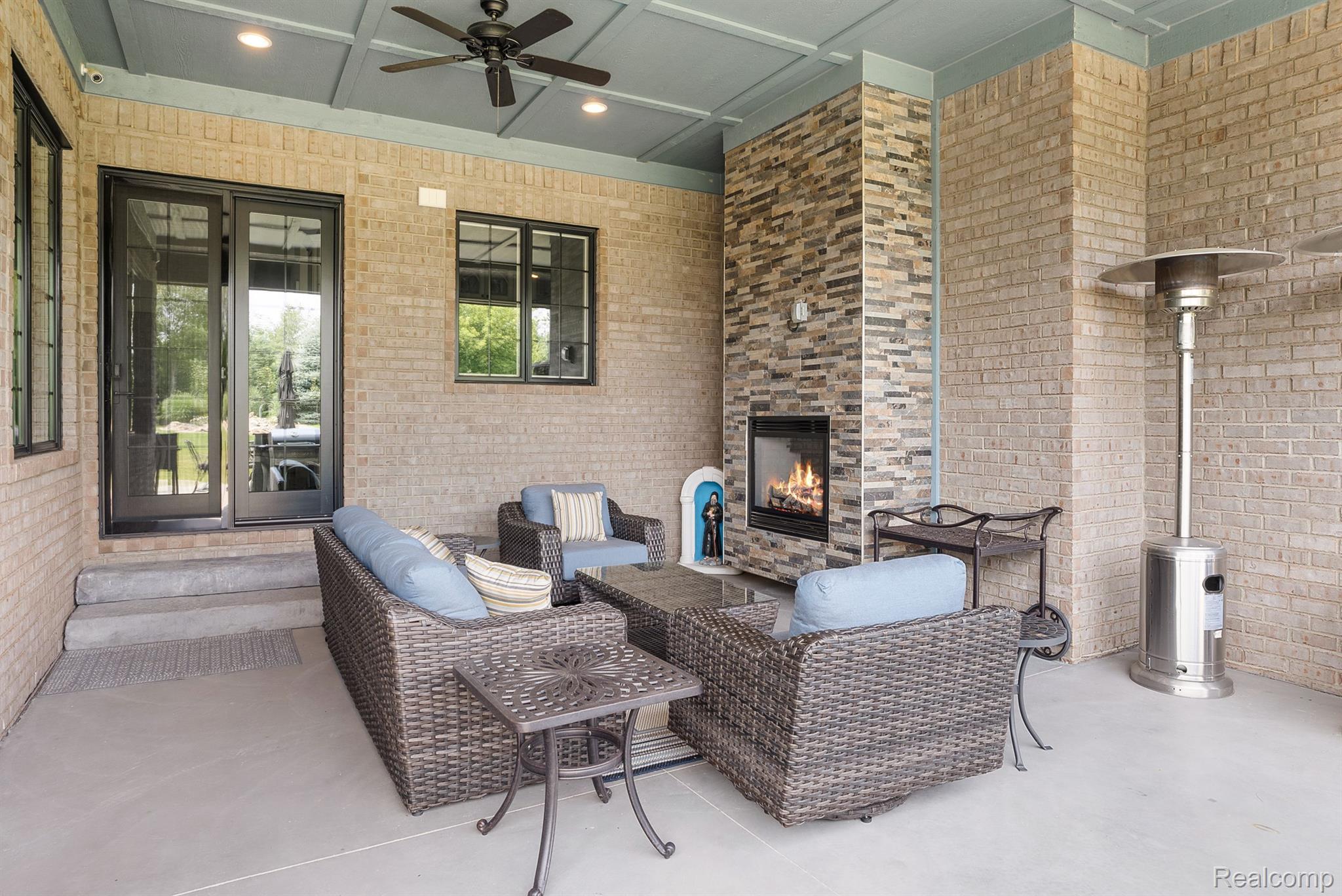 69356 LAKE POINT COURT