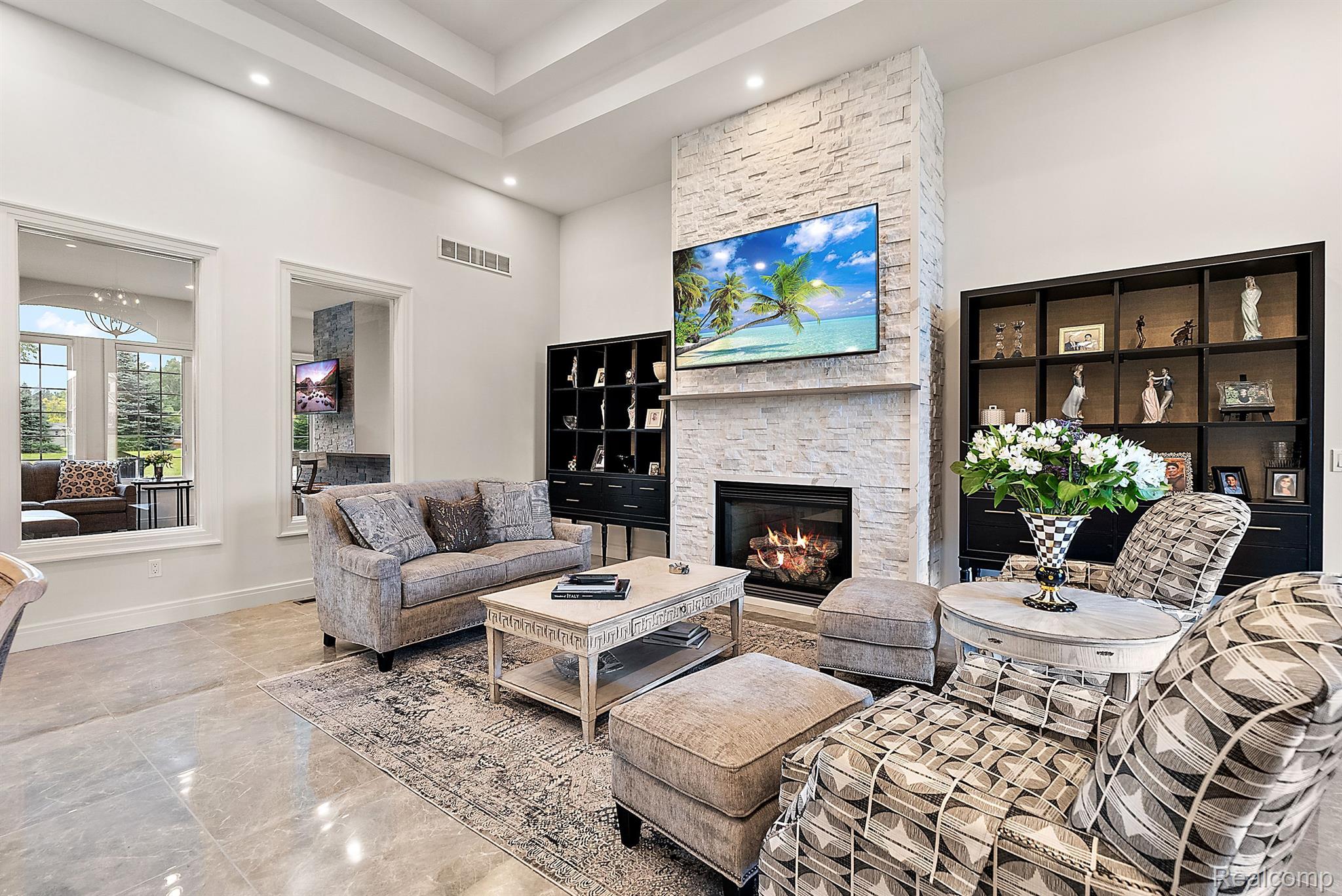 69356 LAKE POINT COURT