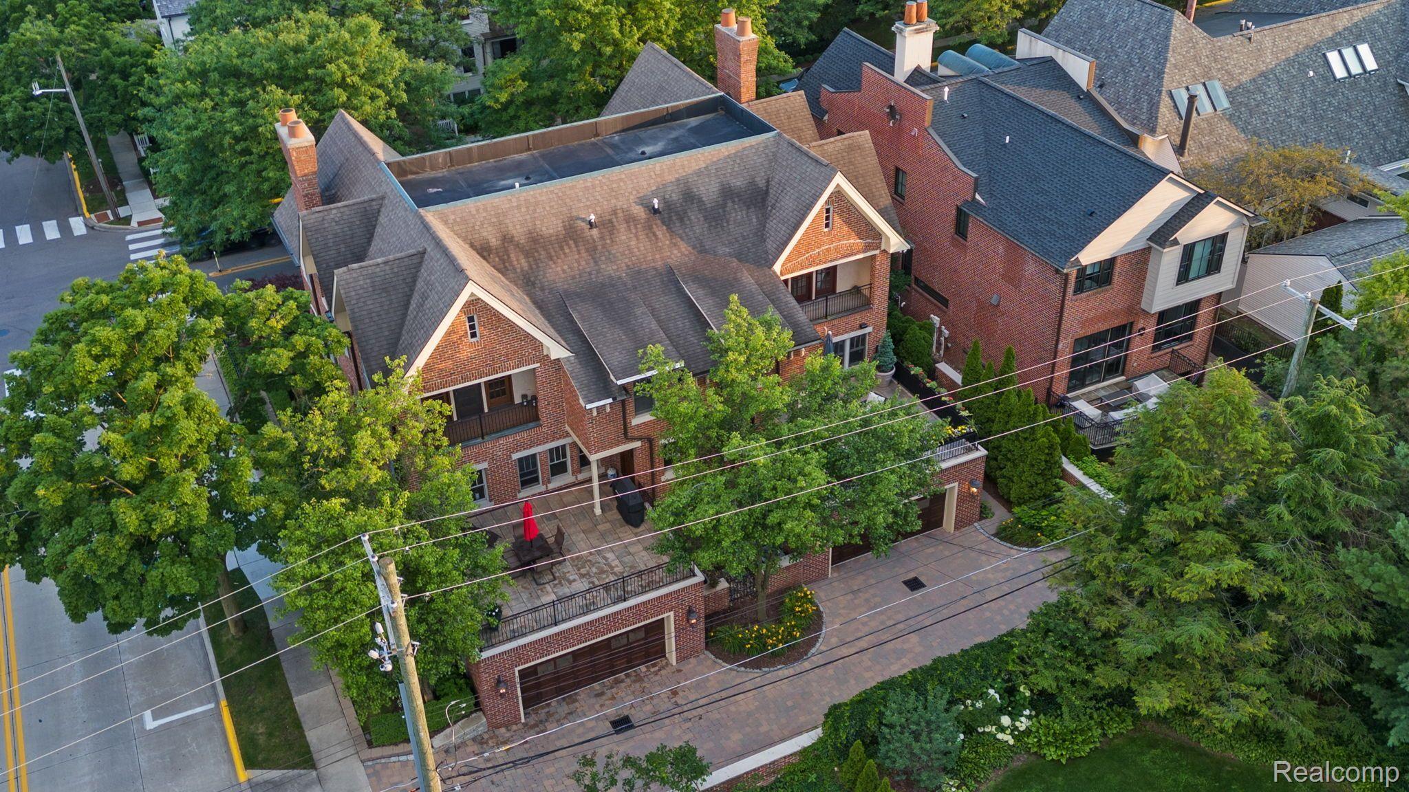 324 W BROWN STREET