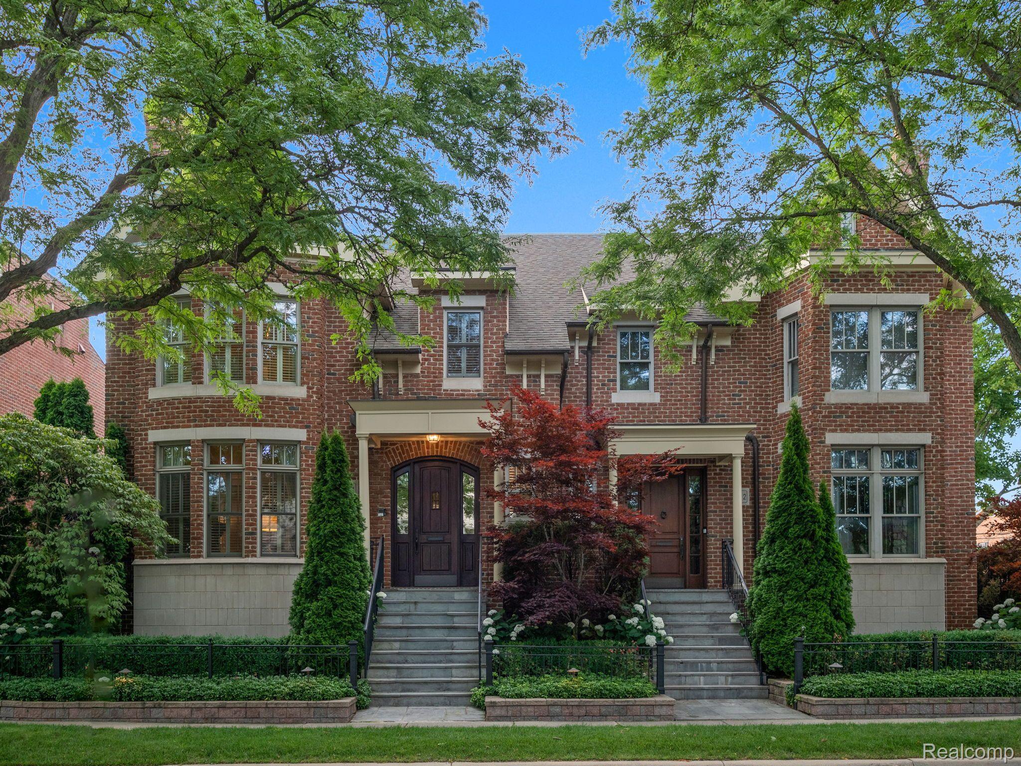 324 W BROWN STREET