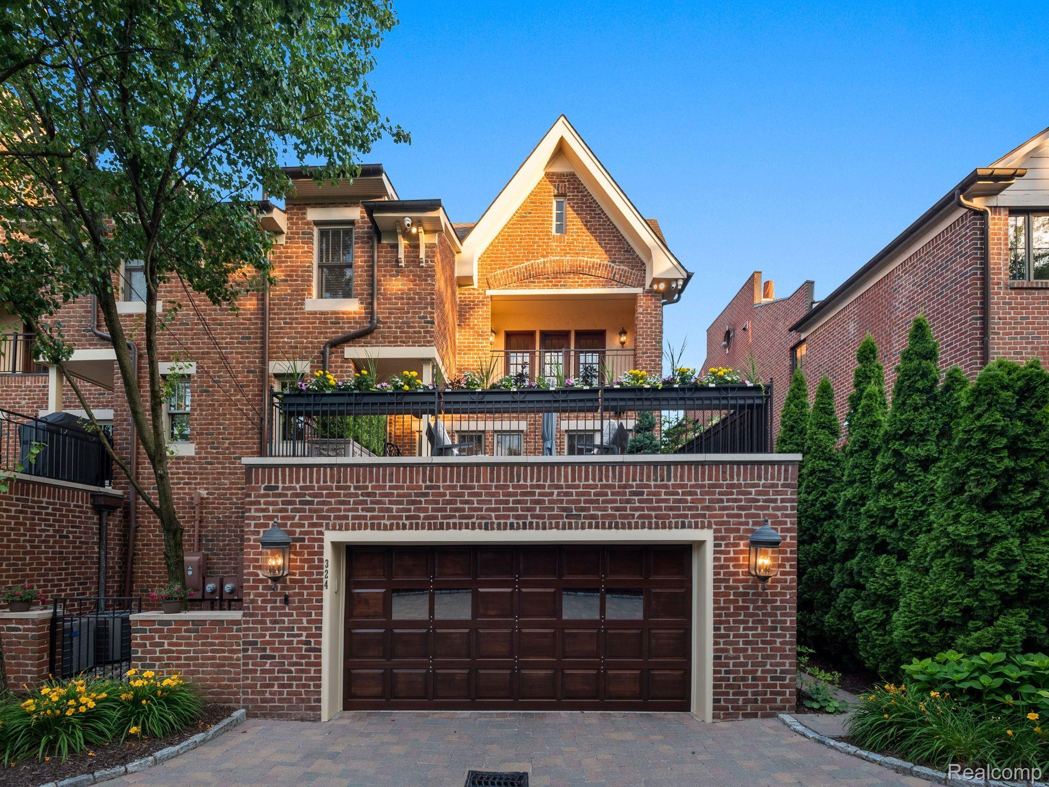 324 W BROWN STREET