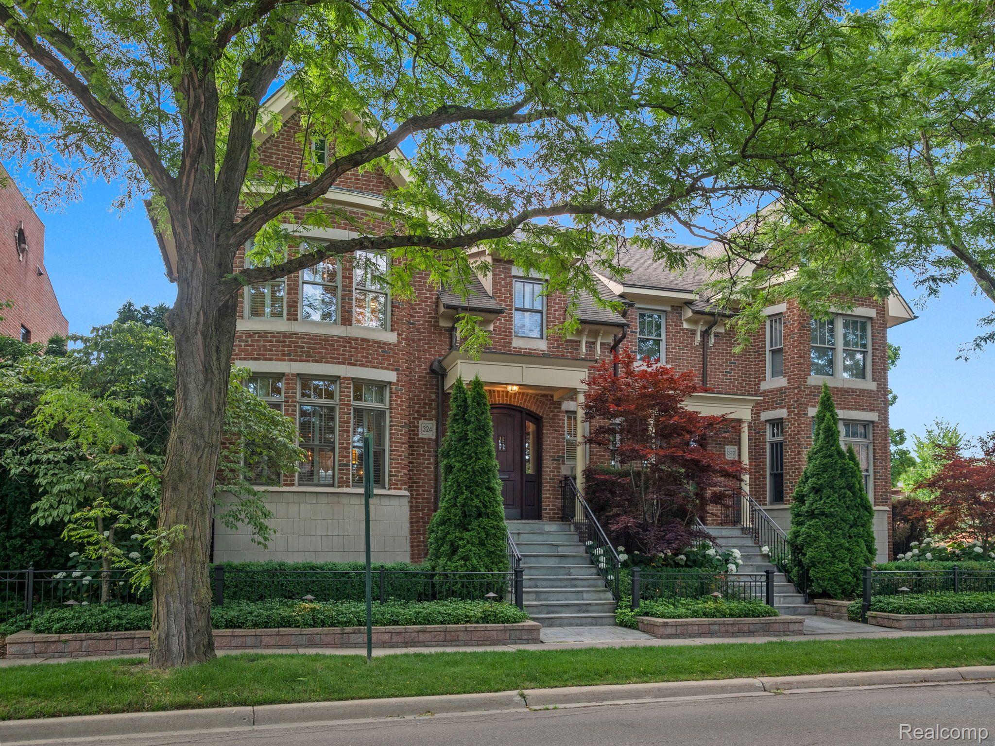 324 W BROWN STREET