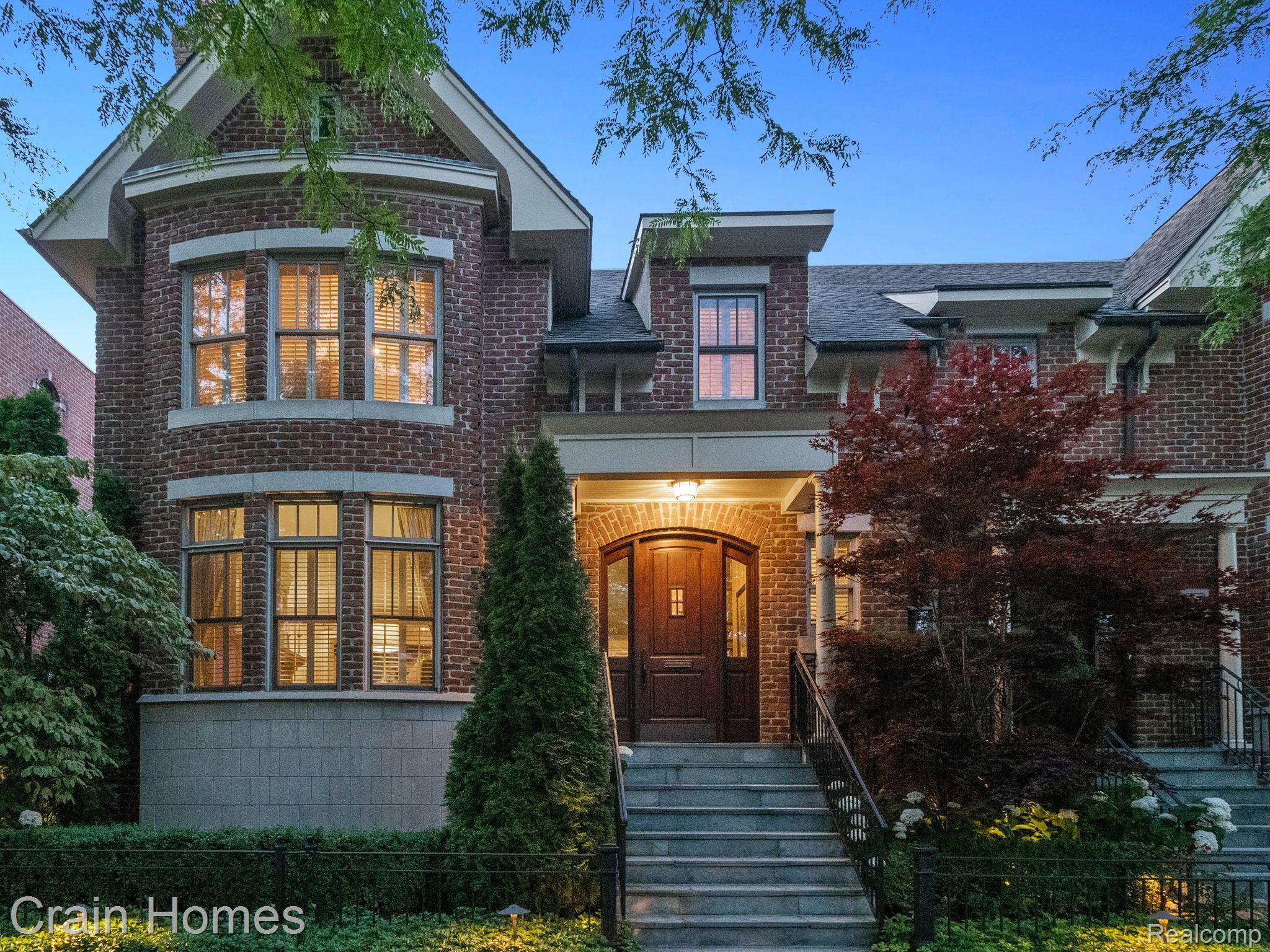 324 W BROWN STREET