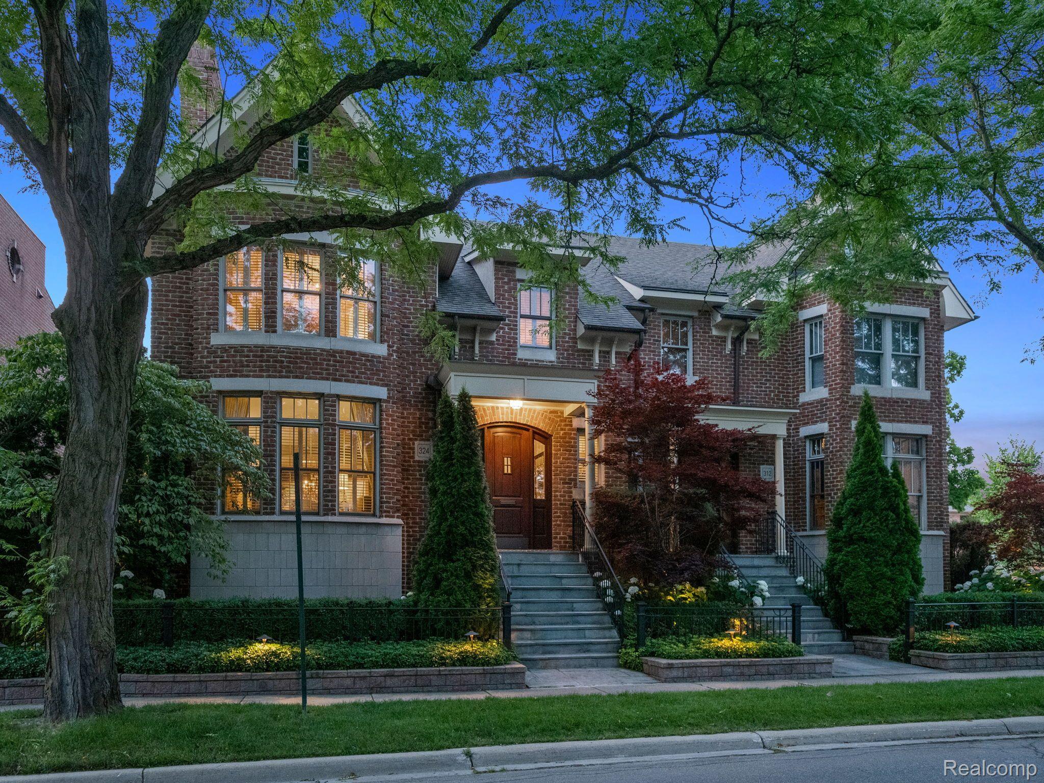 324 W BROWN STREET