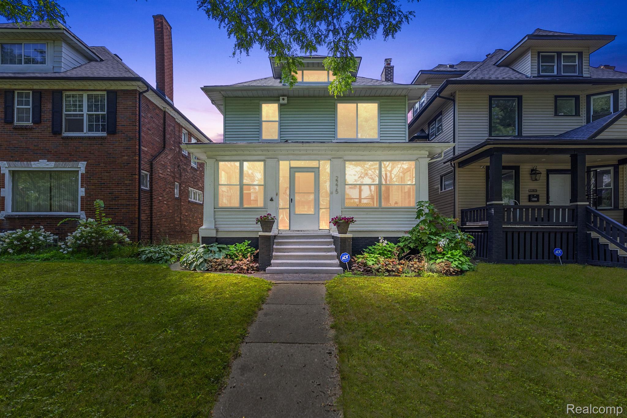2275 LAMOTHE ST