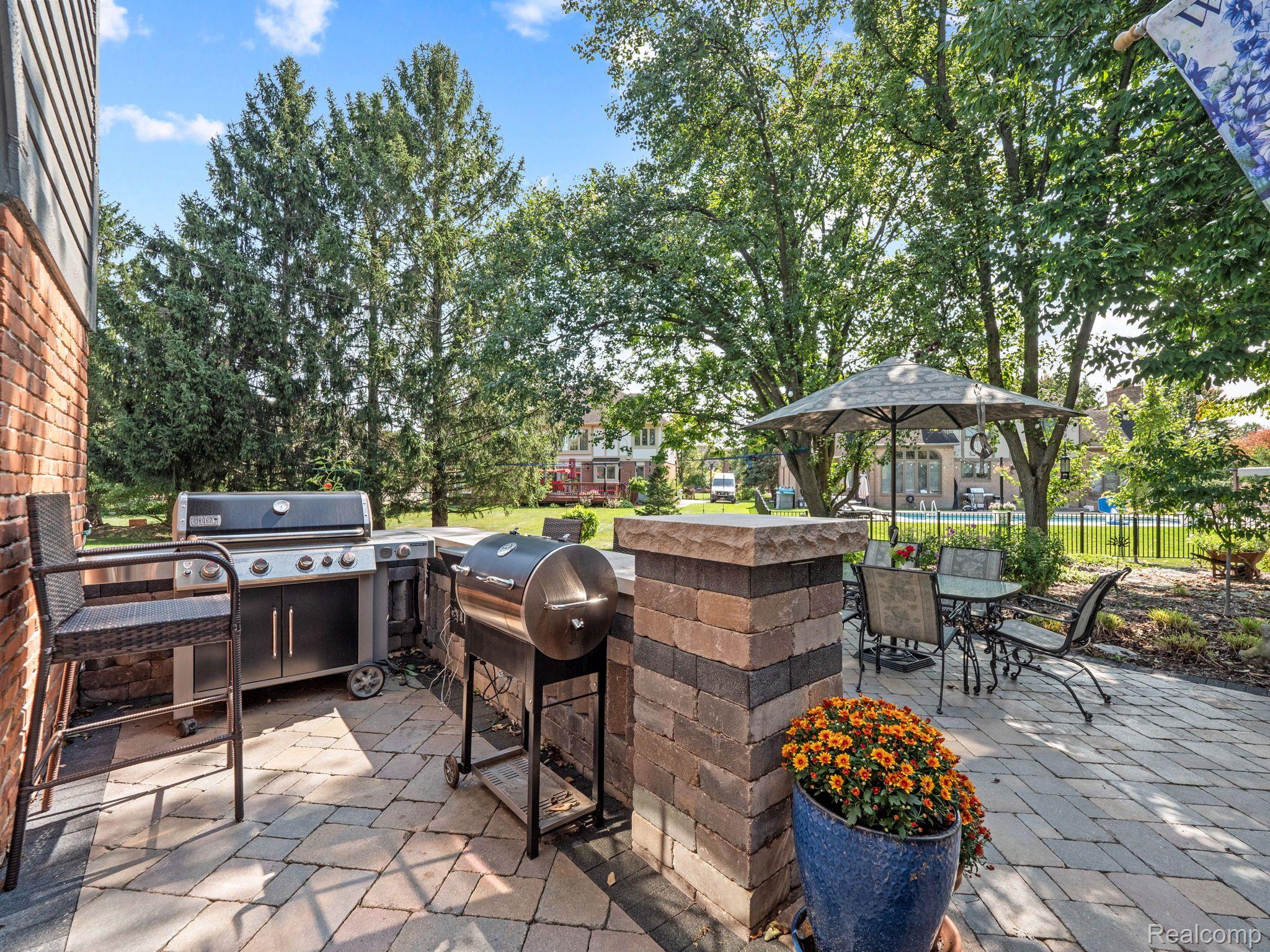 3513 SHAKESPEARE DRIVE