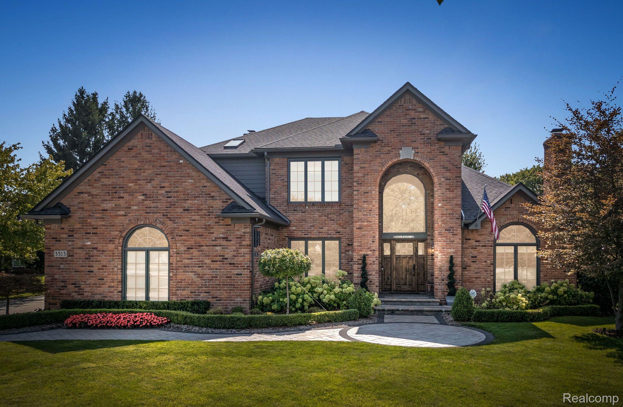 3513 SHAKESPEARE DRIVE