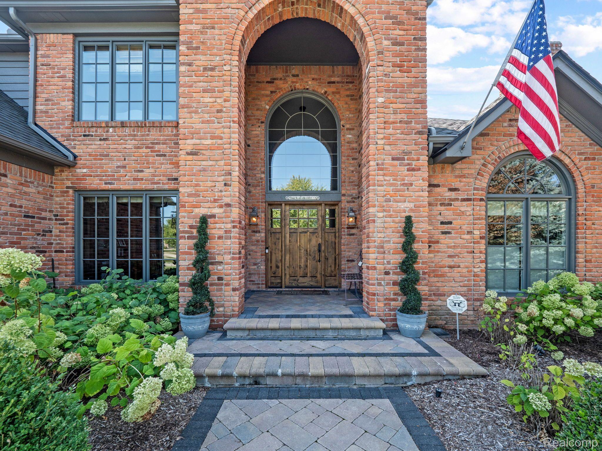 3513 SHAKESPEARE DRIVE