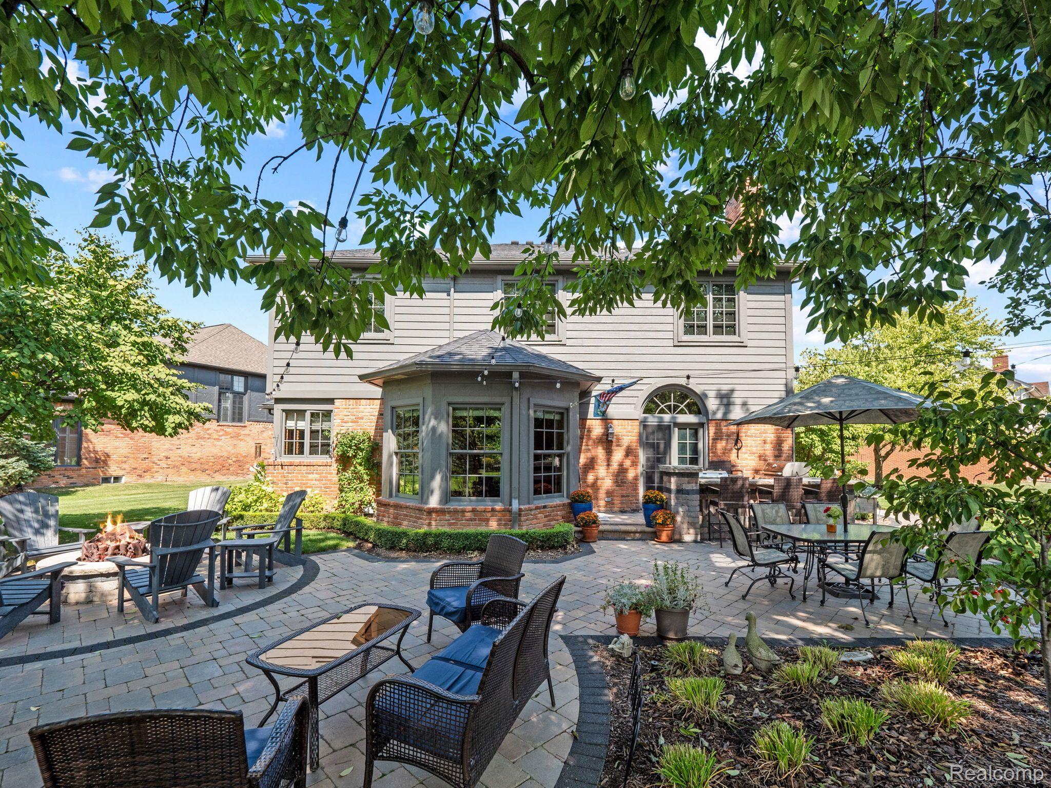 3513 SHAKESPEARE DRIVE