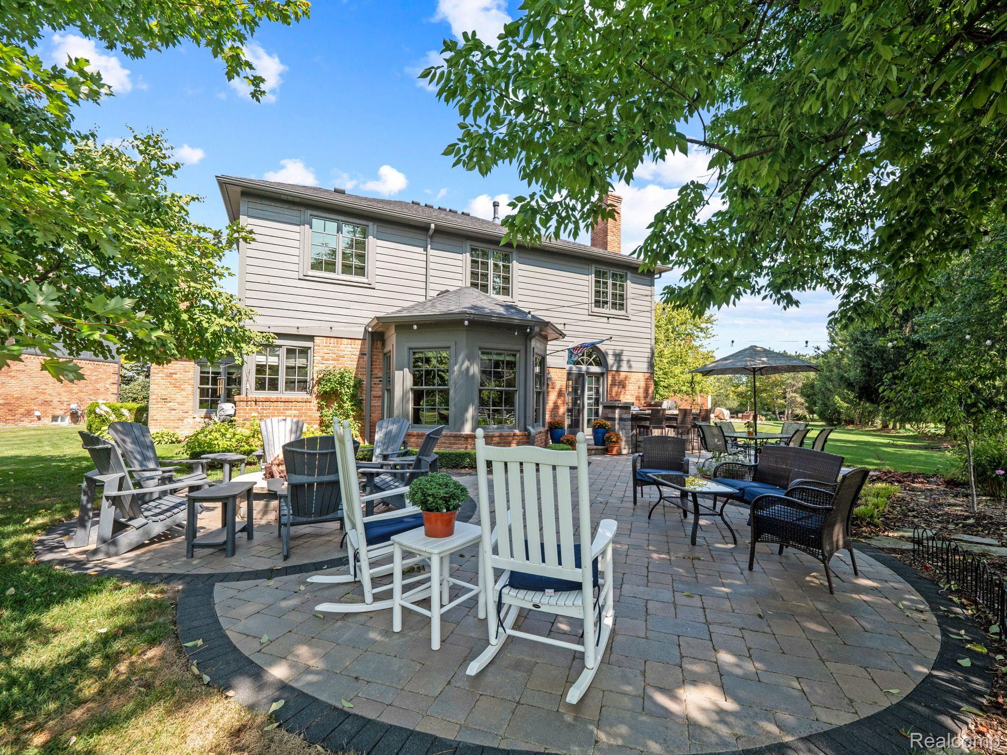 3513 SHAKESPEARE DRIVE