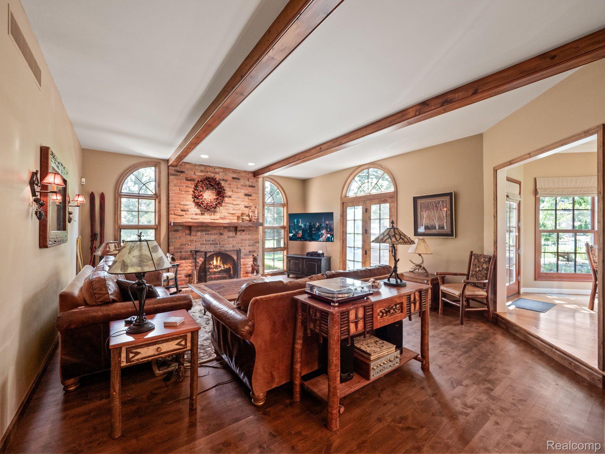 3513 SHAKESPEARE DRIVE