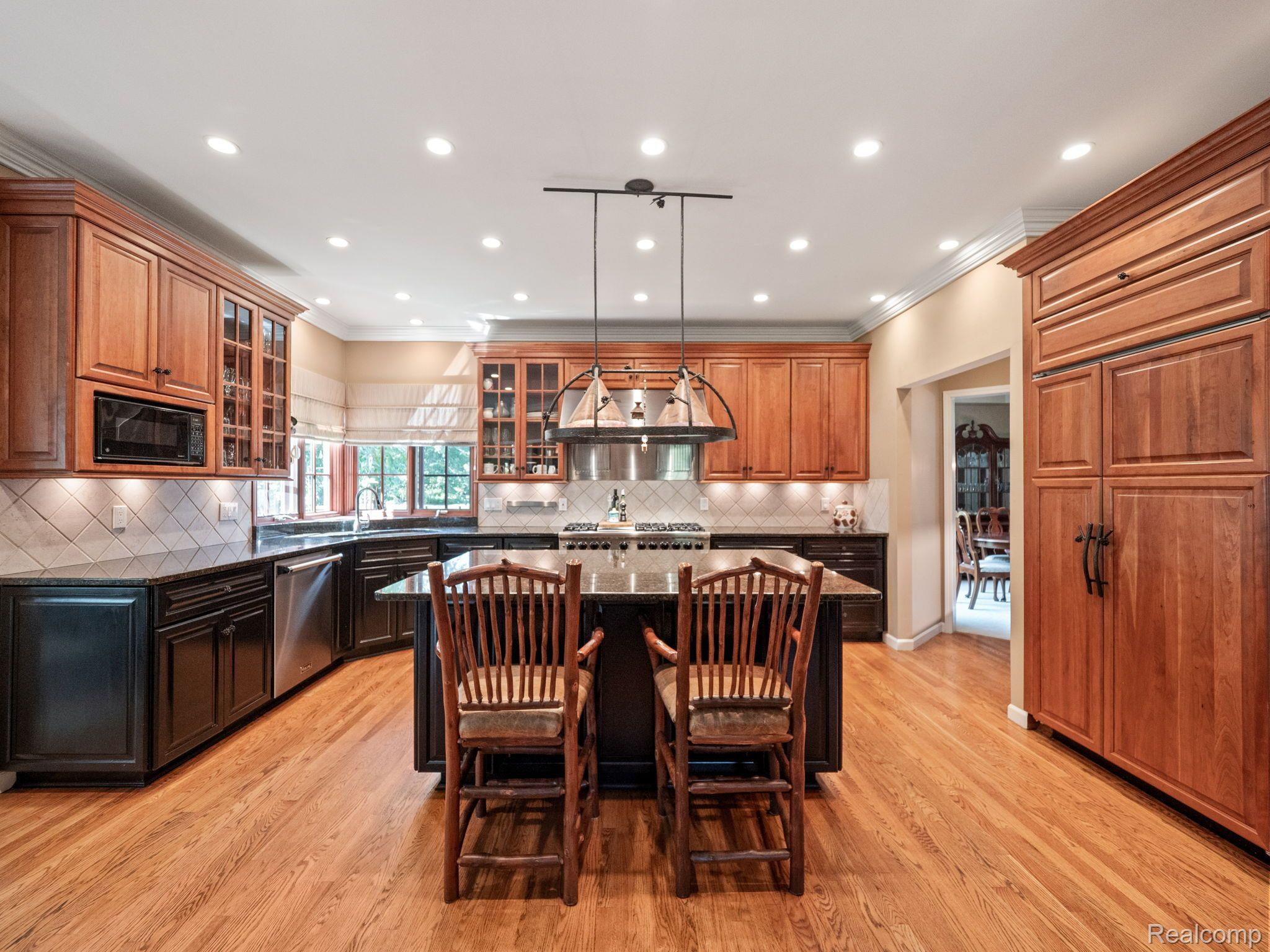 3513 SHAKESPEARE DRIVE